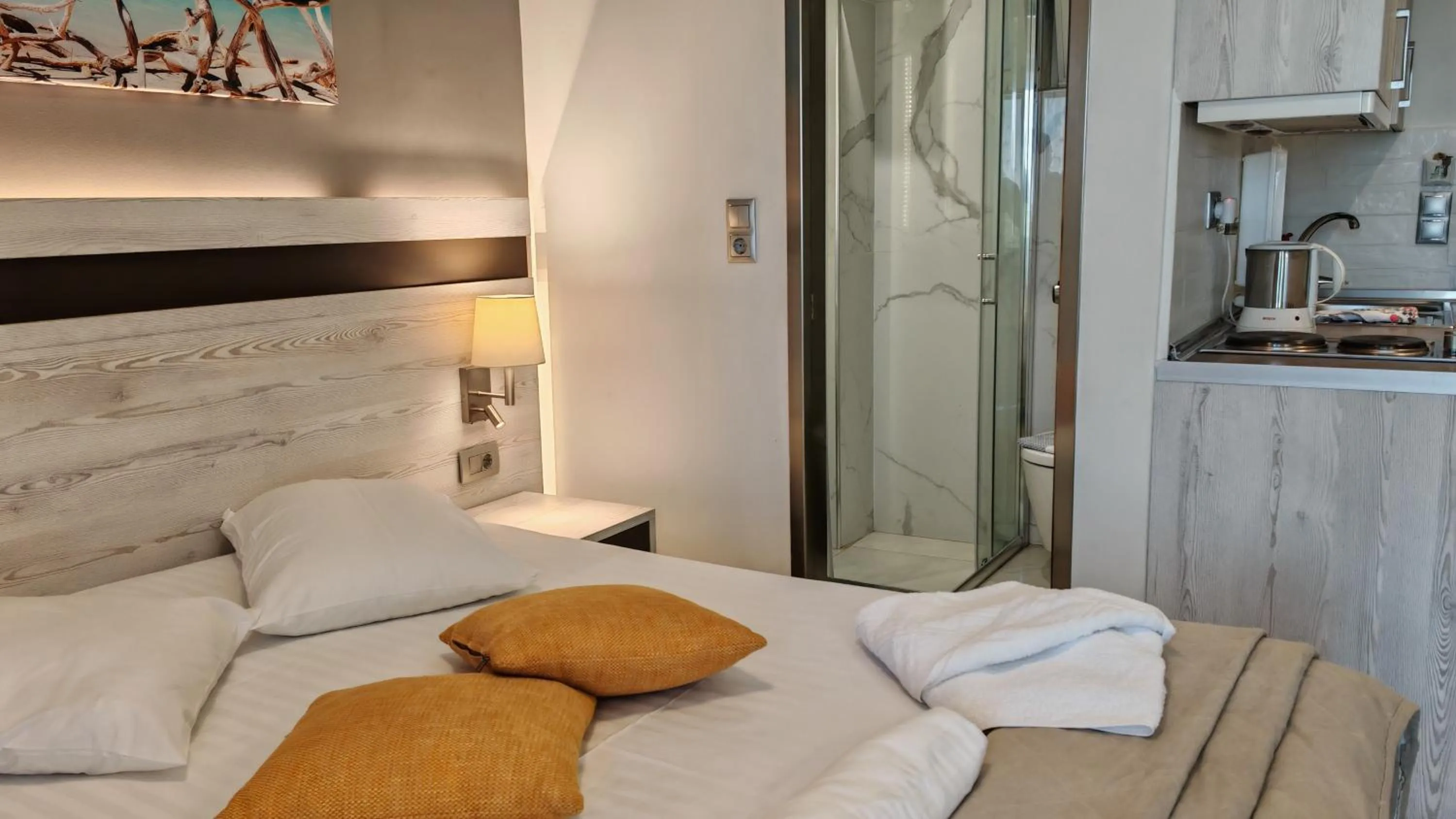 Toilet, Bed in Irene Studios