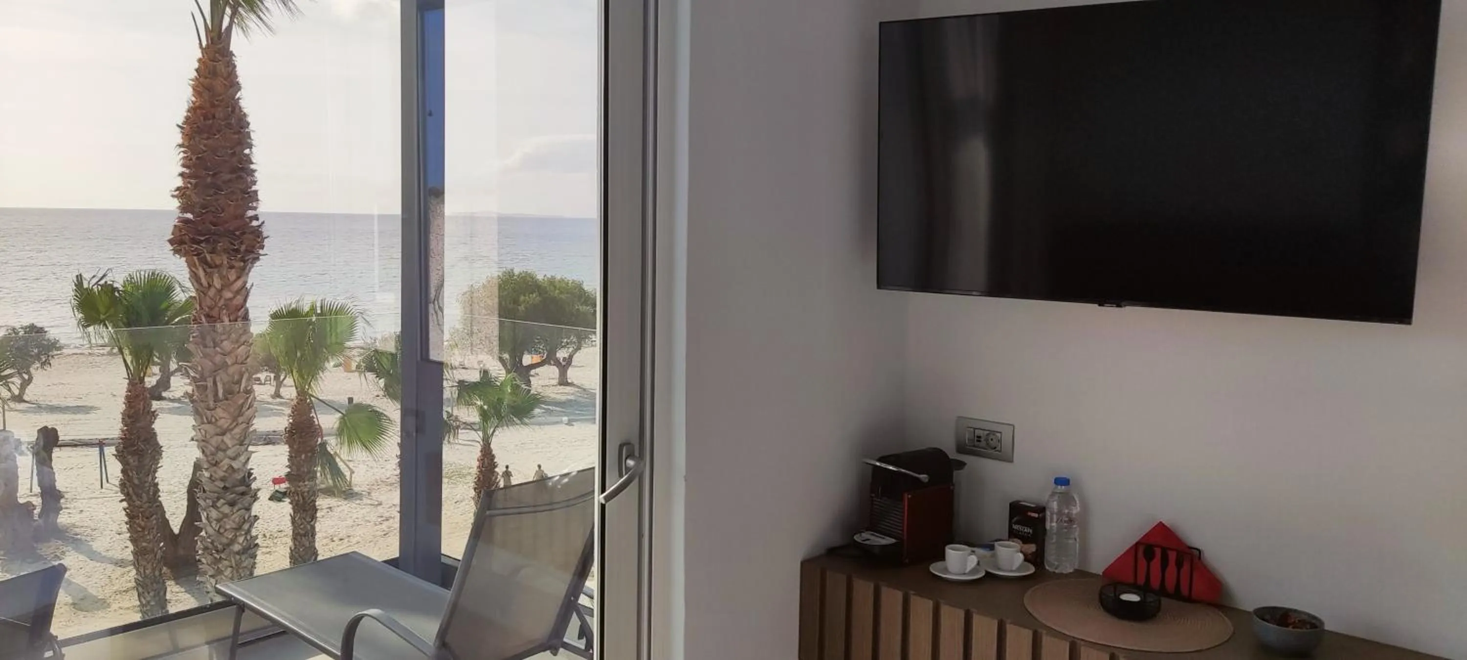 Communal lounge/ TV room in Irene Studios