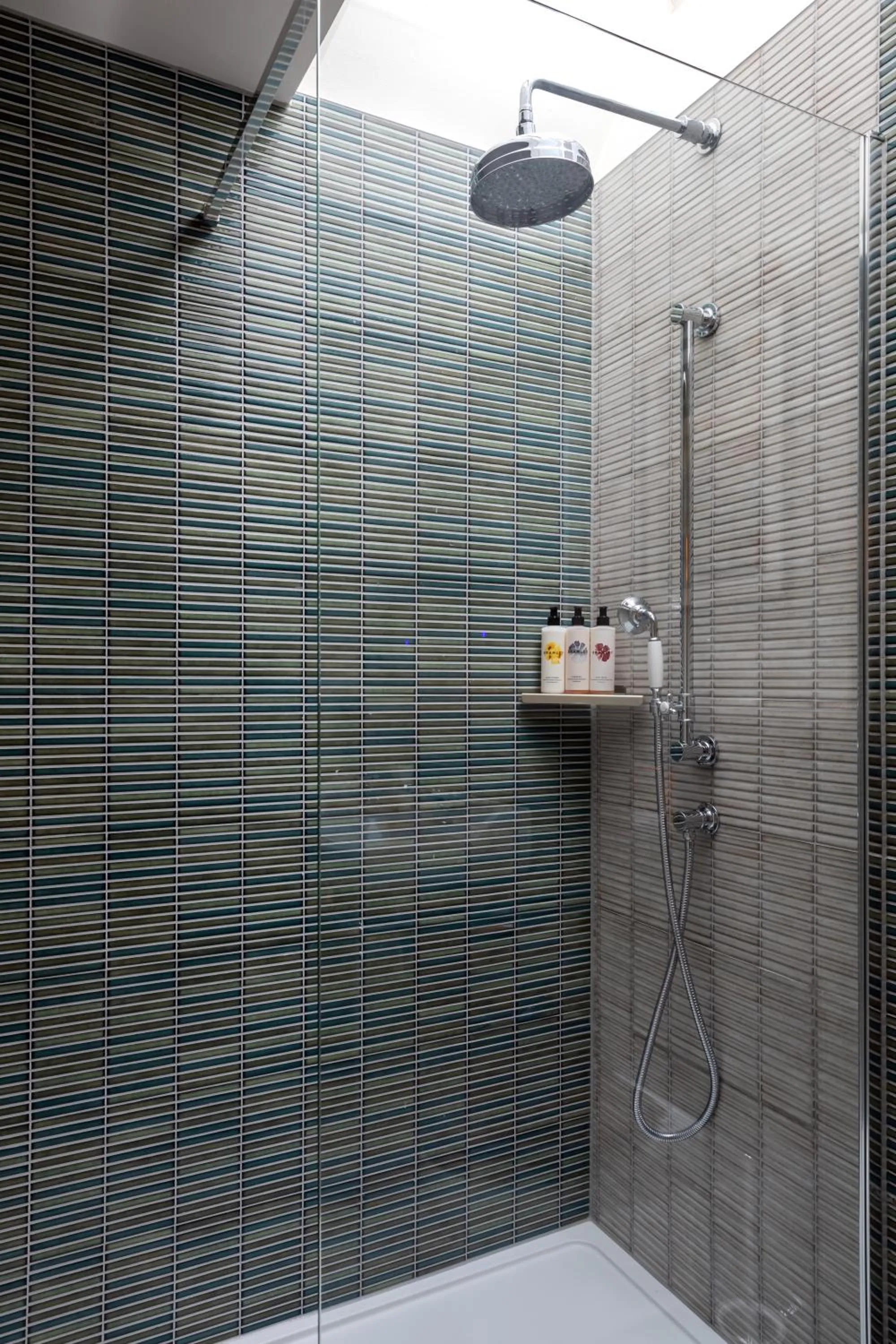 Bathroom in Coach & Horses Hotel