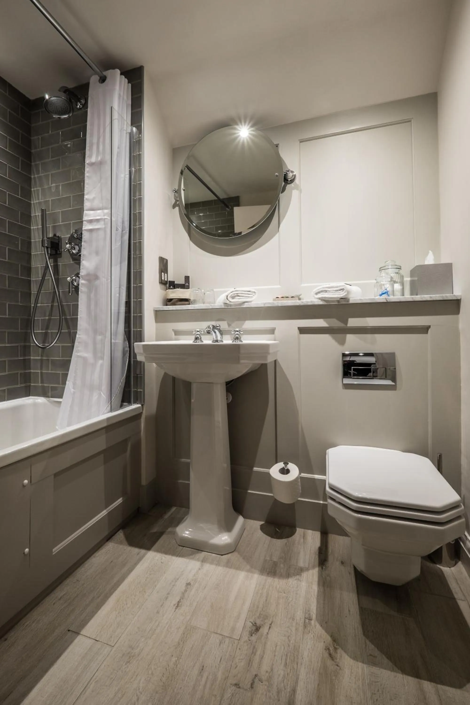 Bathroom in Coach & Horses Hotel