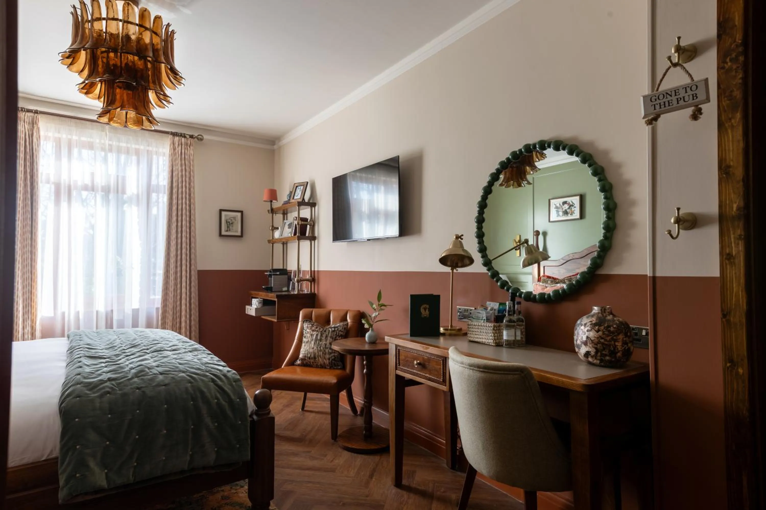 Bedroom, Bed in Coach & Horses Hotel