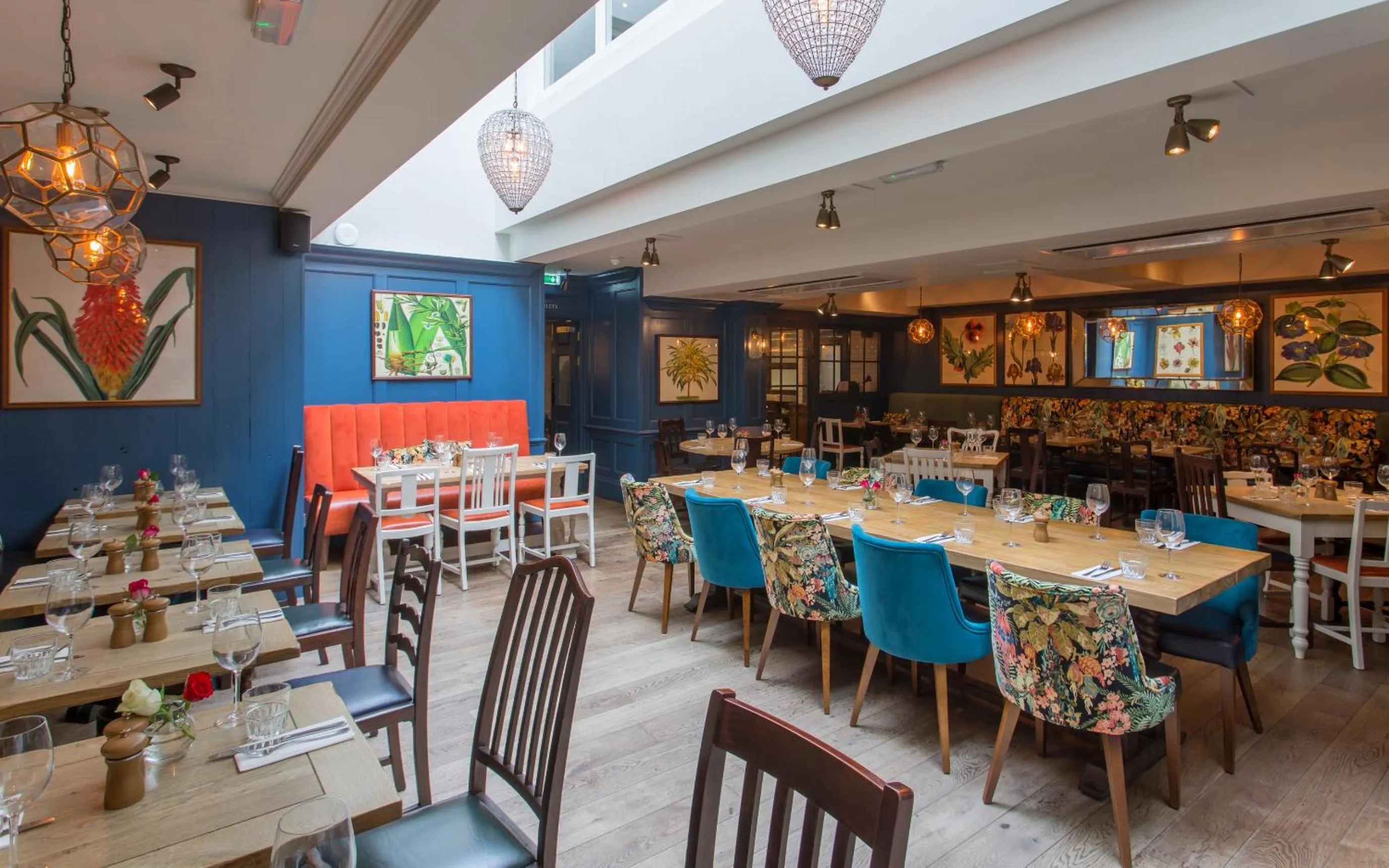 Restaurant/places to eat in Coach & Horses Hotel