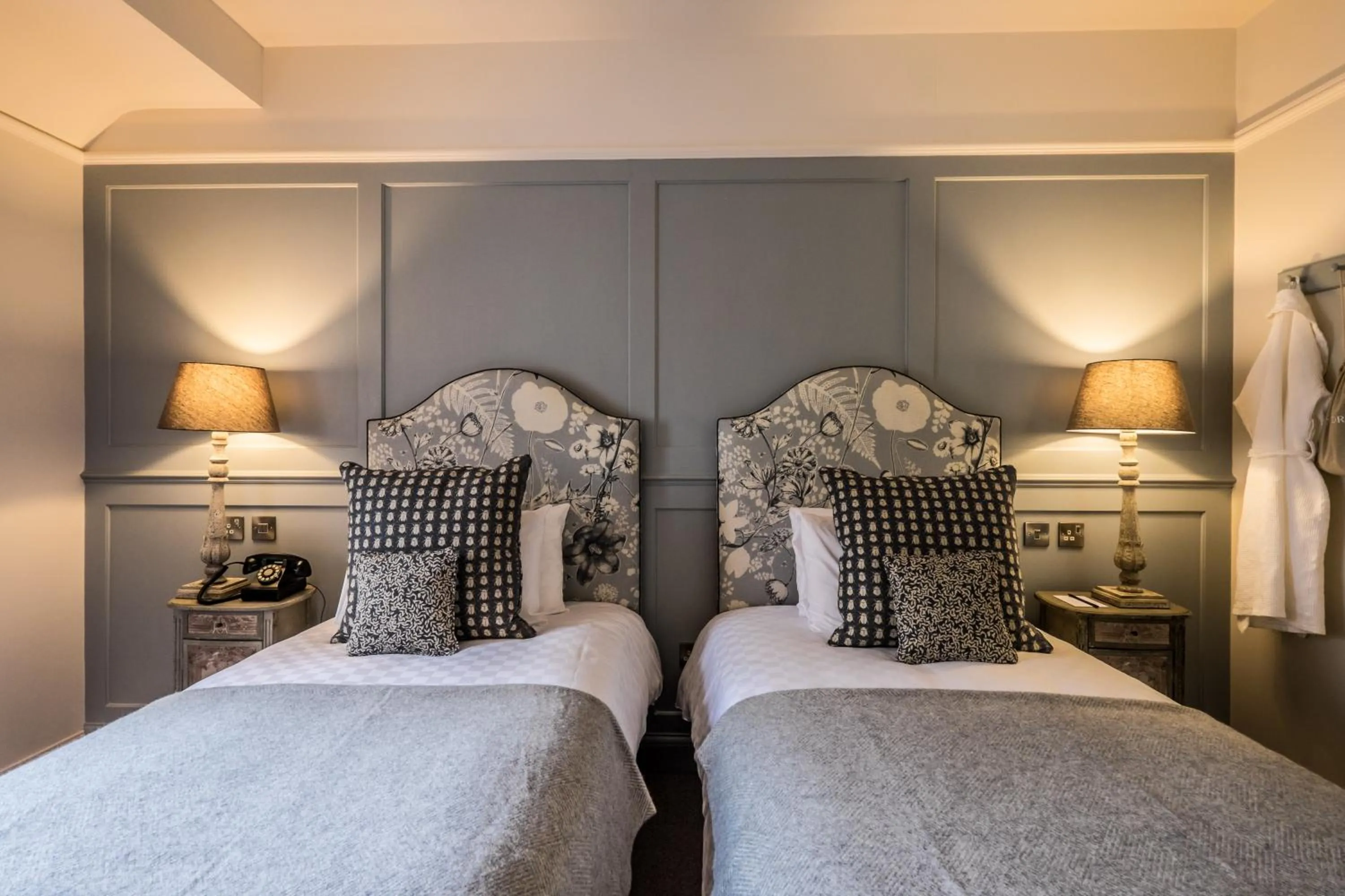 Bedroom, Bed in Coach & Horses Hotel