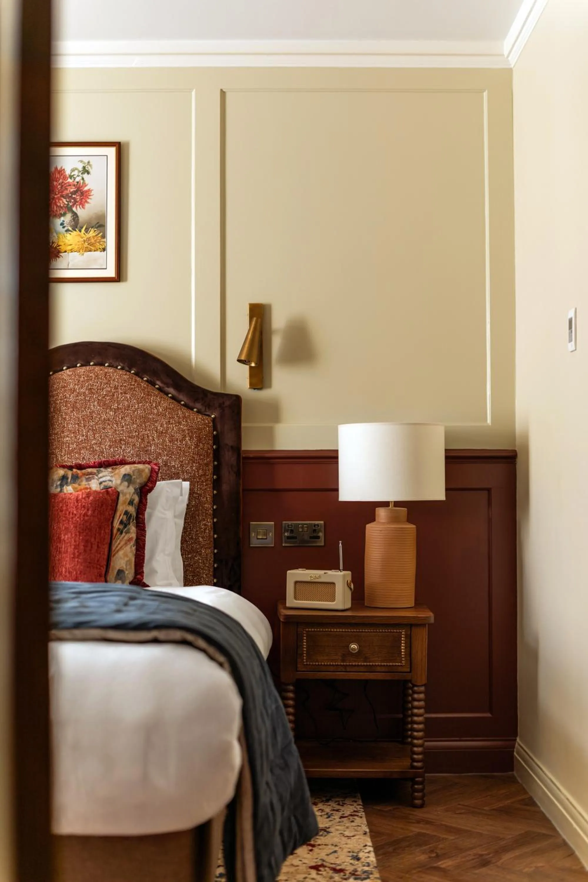 Bedroom, Bed in Coach & Horses Hotel