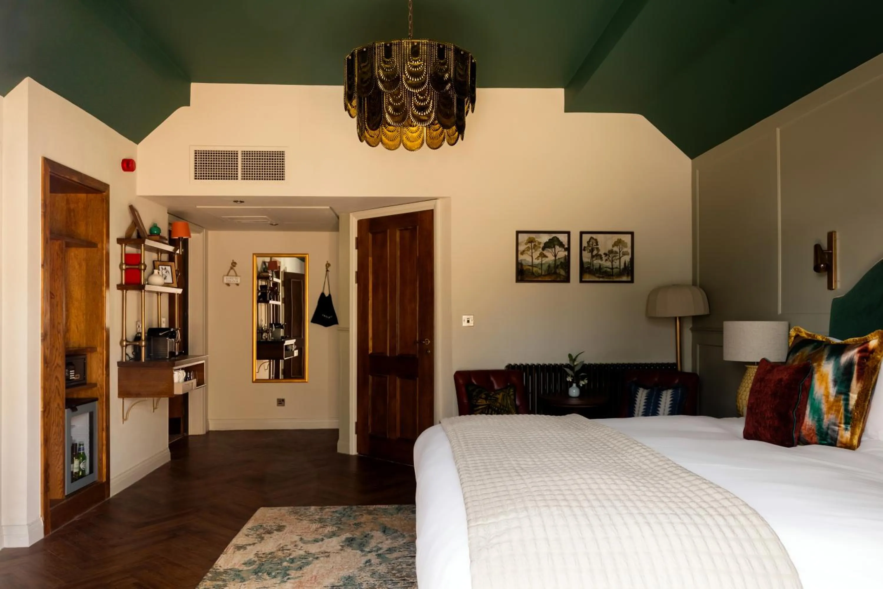 Bedroom, Bed in Coach & Horses Hotel