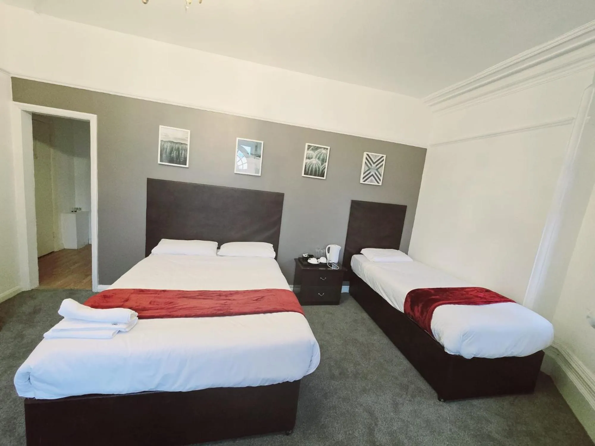 Standard Triple Room in Kingswood Hotel