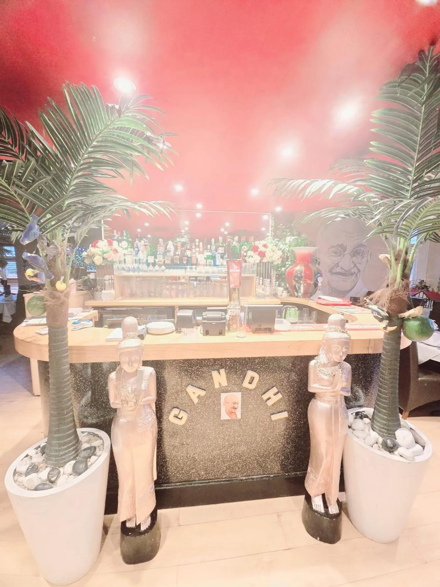 Restaurant/places to eat in Kingswood Hotel