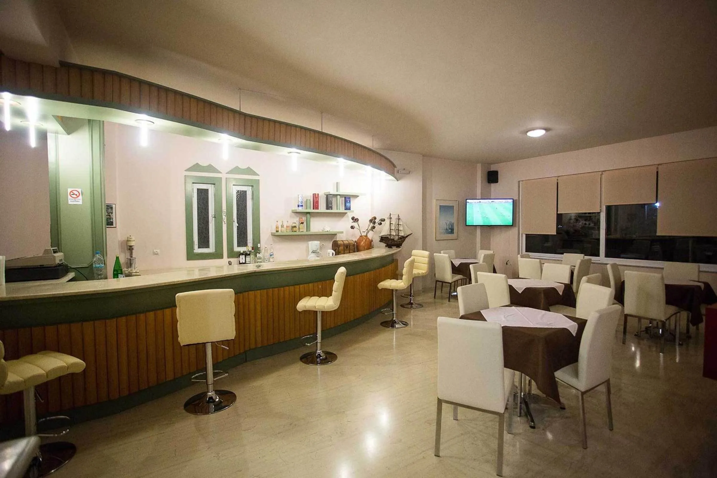 Lounge or bar in Remvi Hotel - Apartments