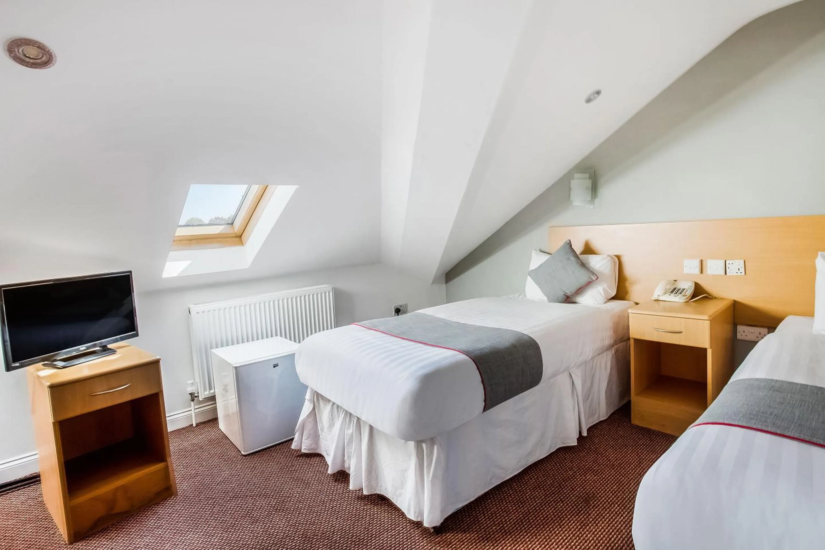 Bedroom, Bed in OYO London Guest House