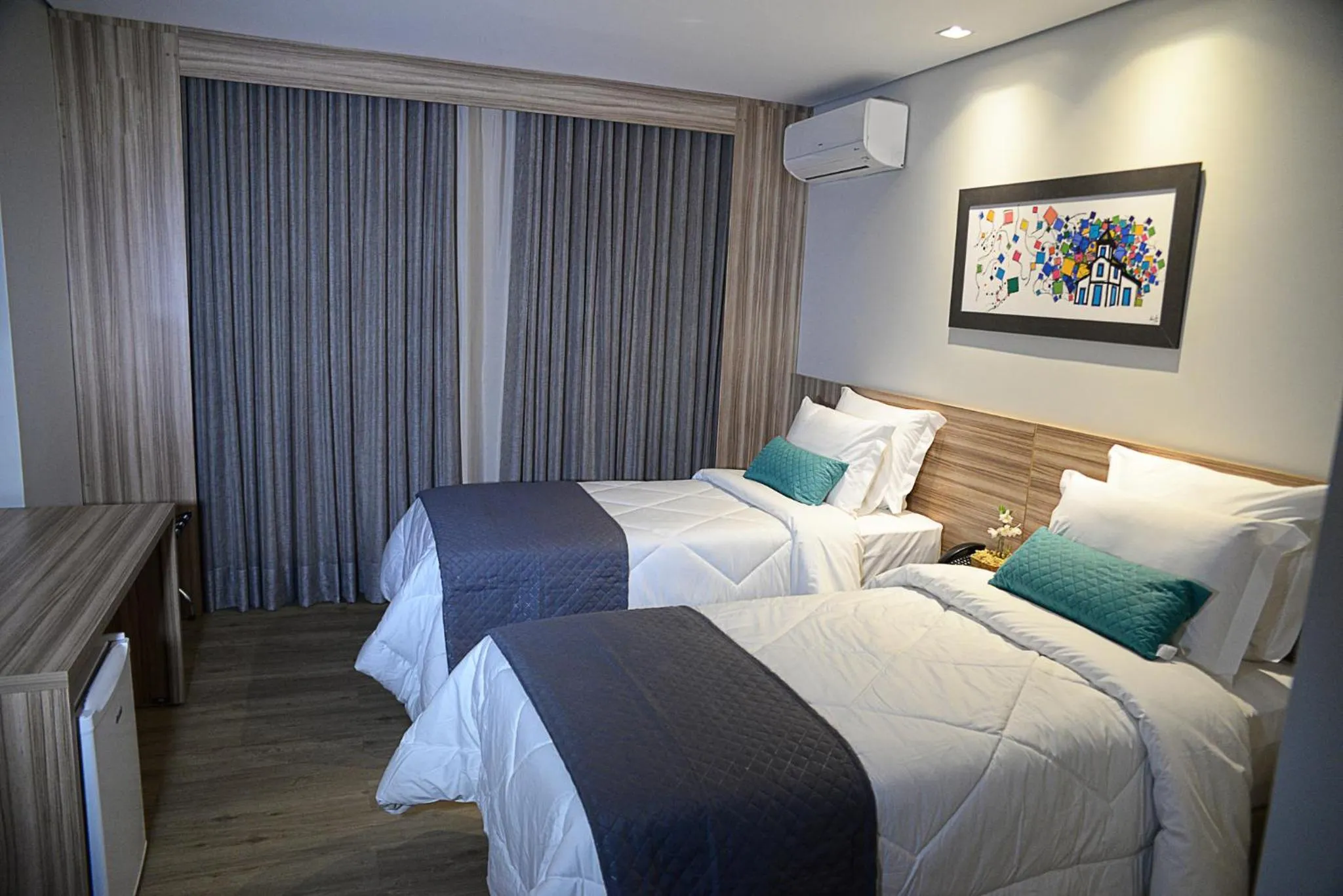 Photo of the whole room, Bed in Dubai Suites