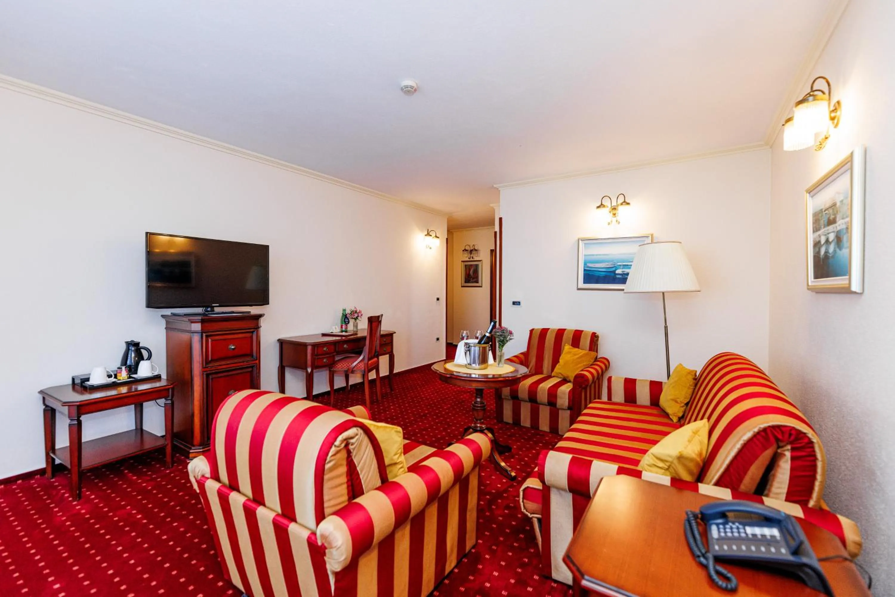 TV and multimedia in Hotel Savoy