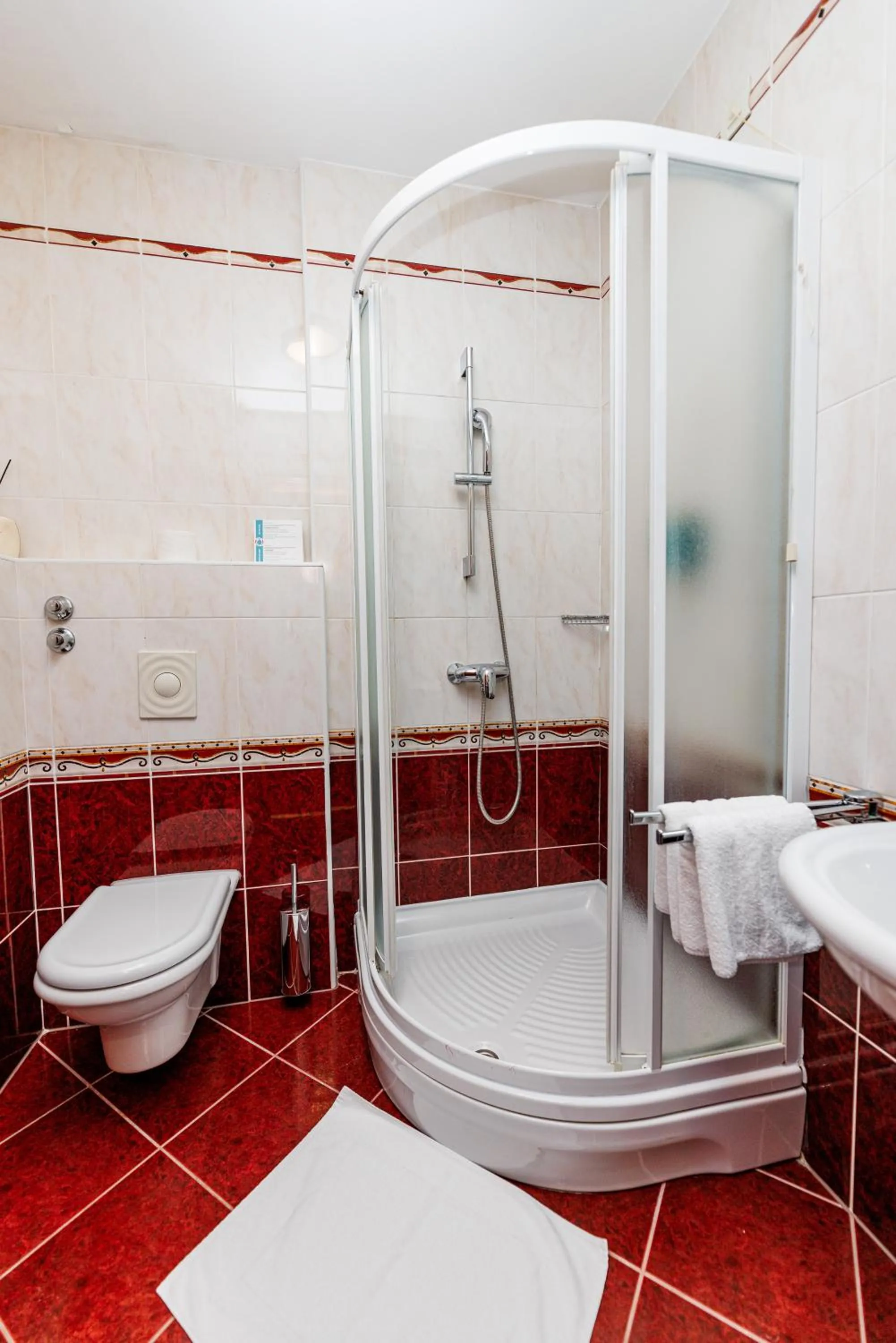 Shower in Hotel Savoy