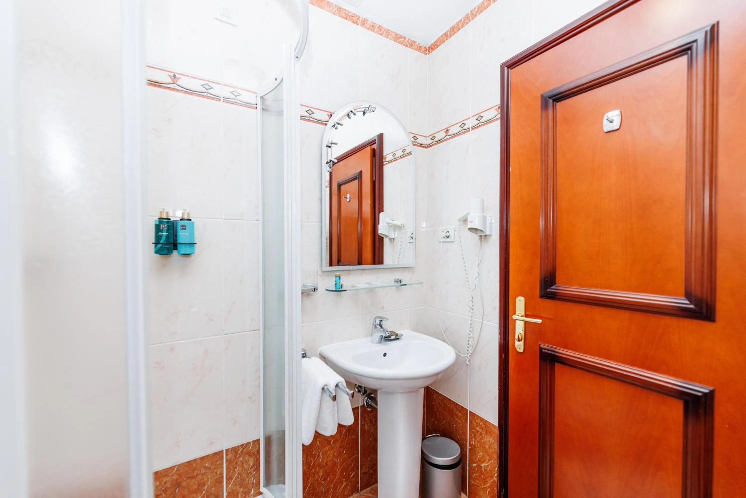 Shower in Hotel Savoy