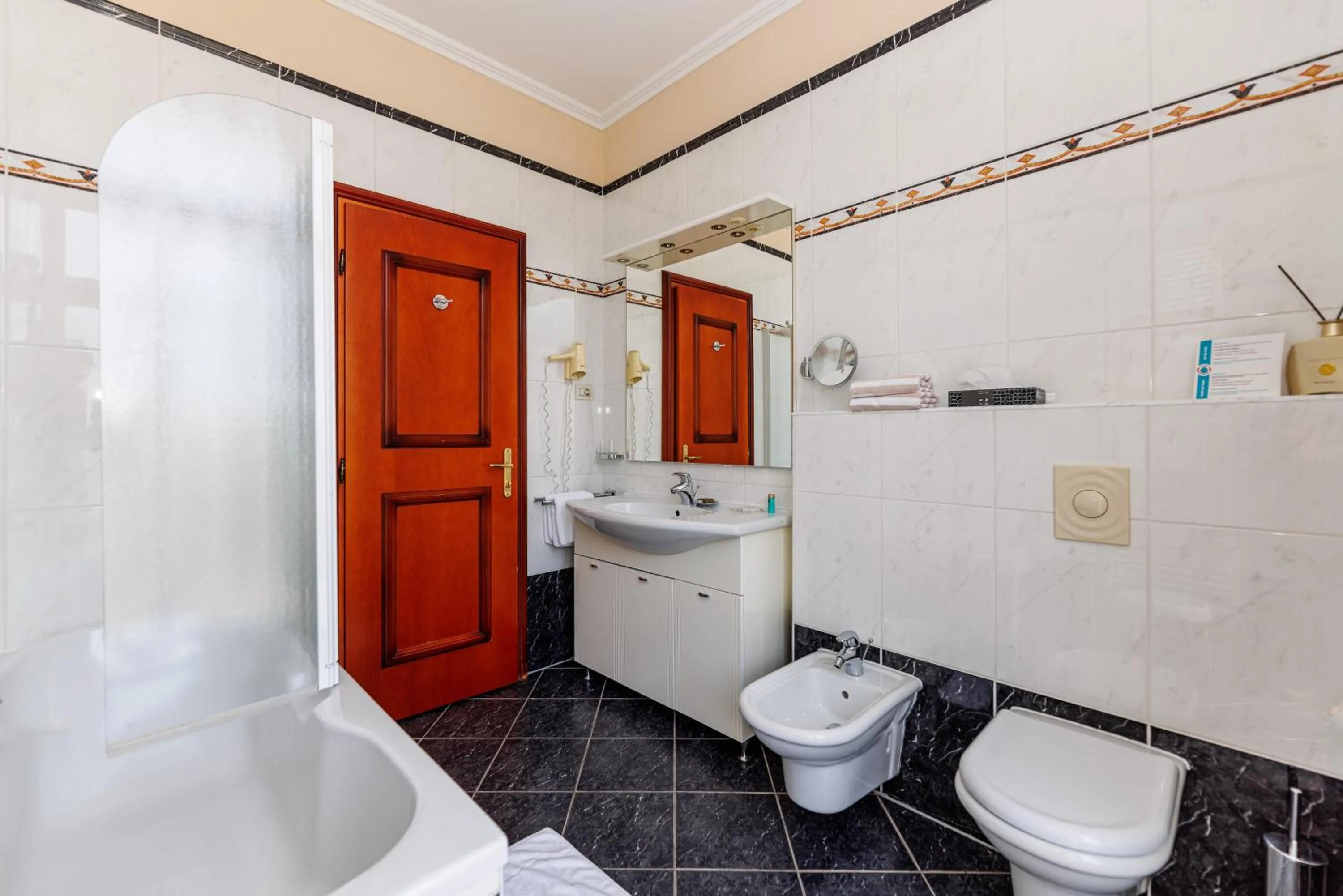 Toilet in Hotel Savoy