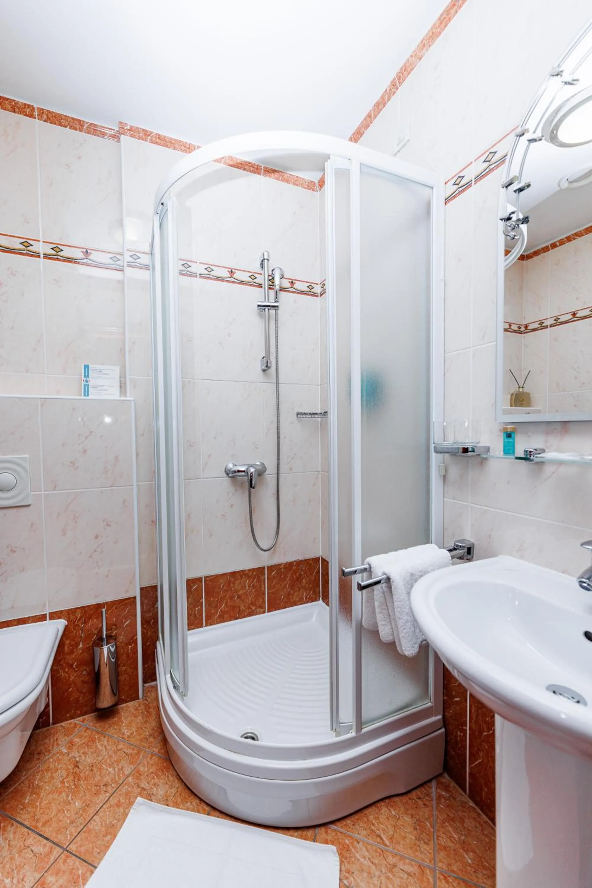 Shower in Hotel Savoy