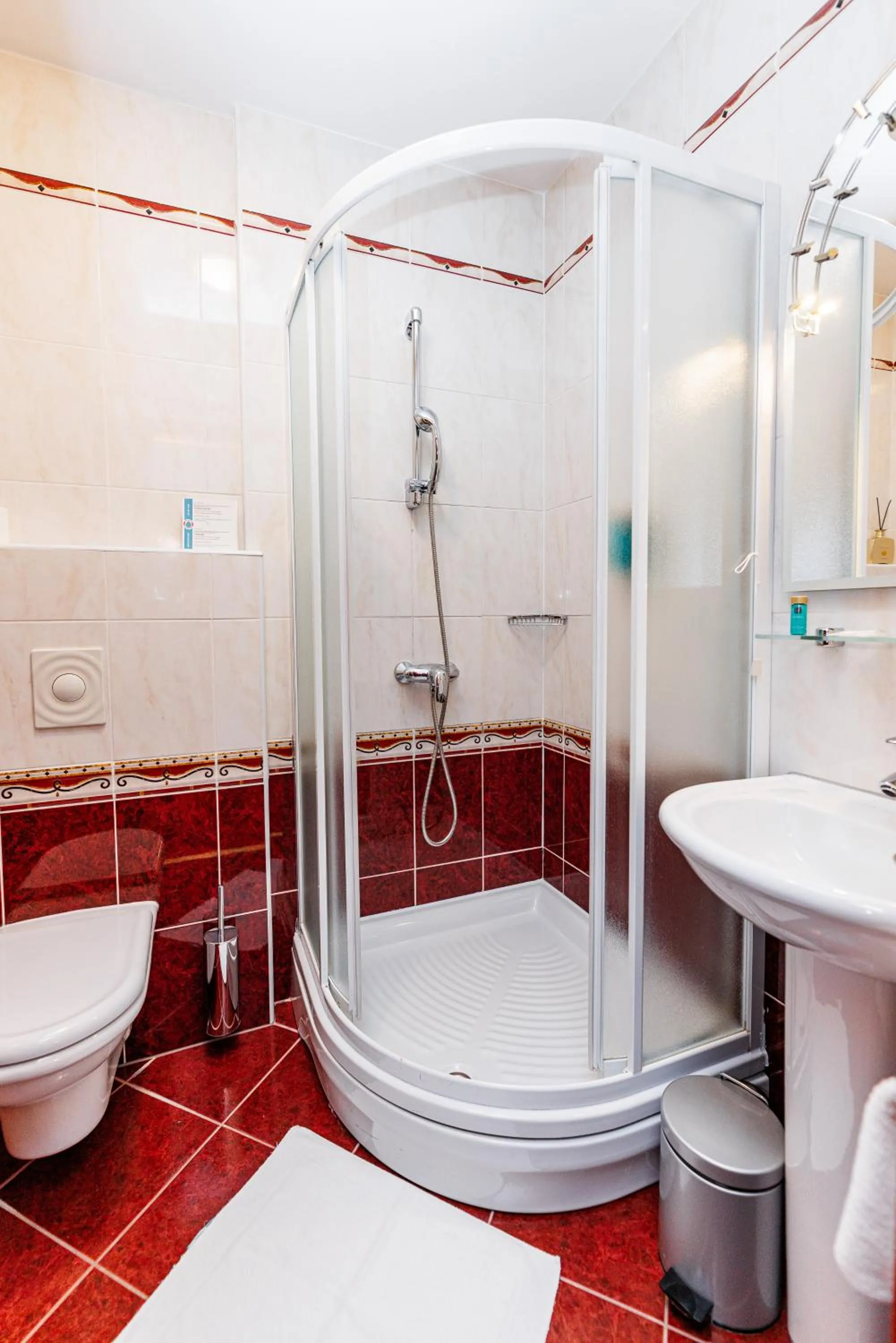 Shower in Hotel Savoy