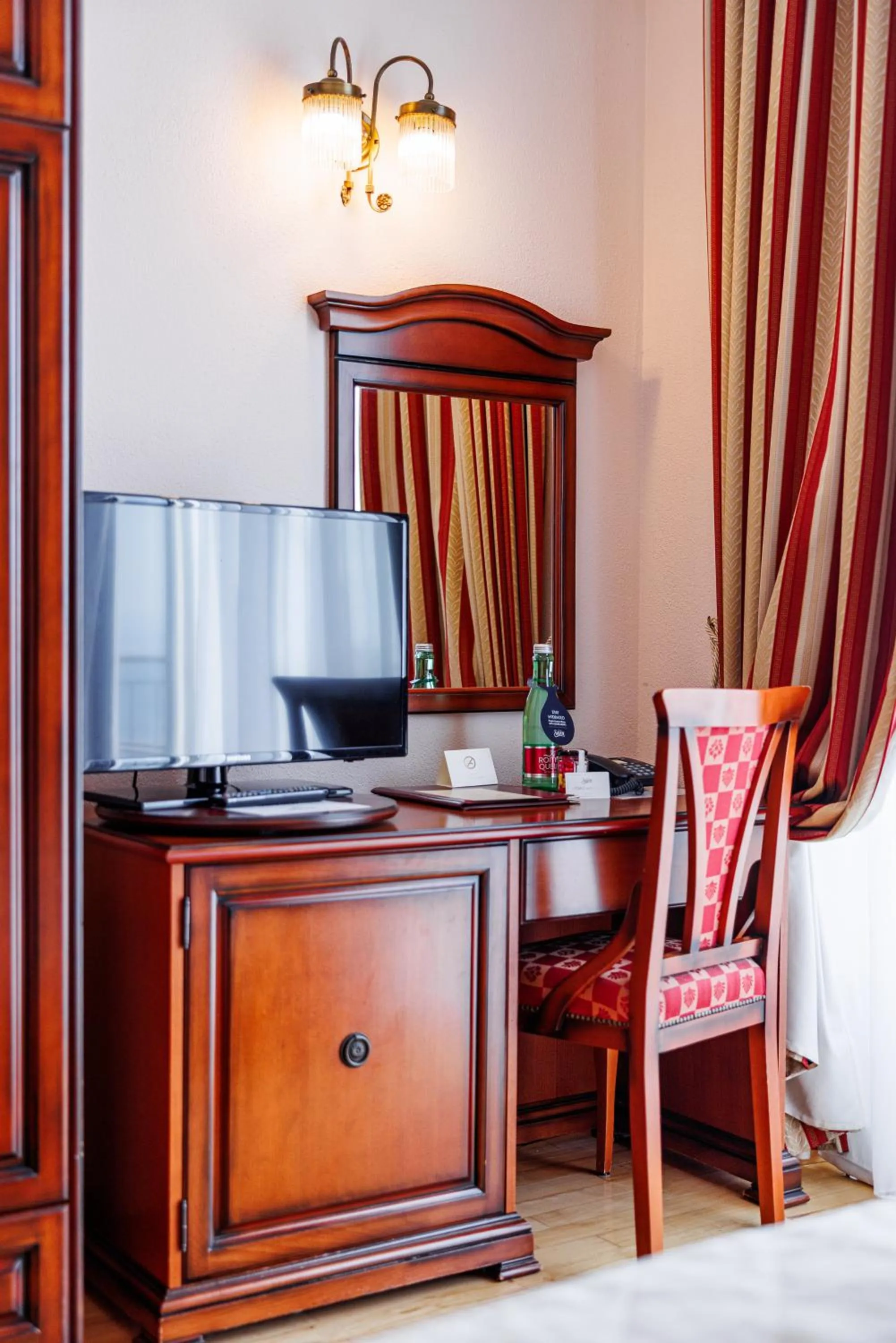 TV and multimedia in Hotel Savoy