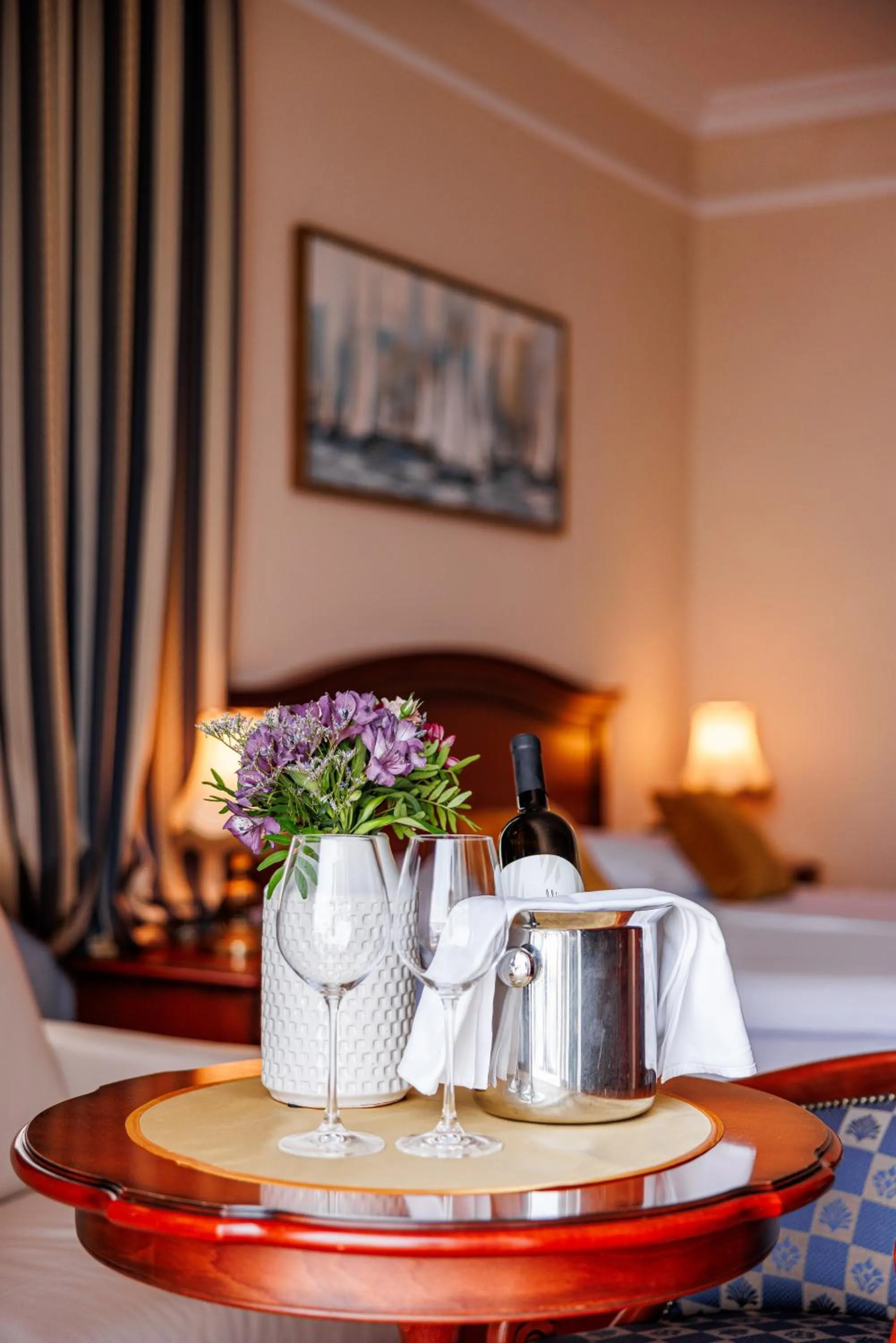 Photo of the whole room, Bed in Hotel Savoy