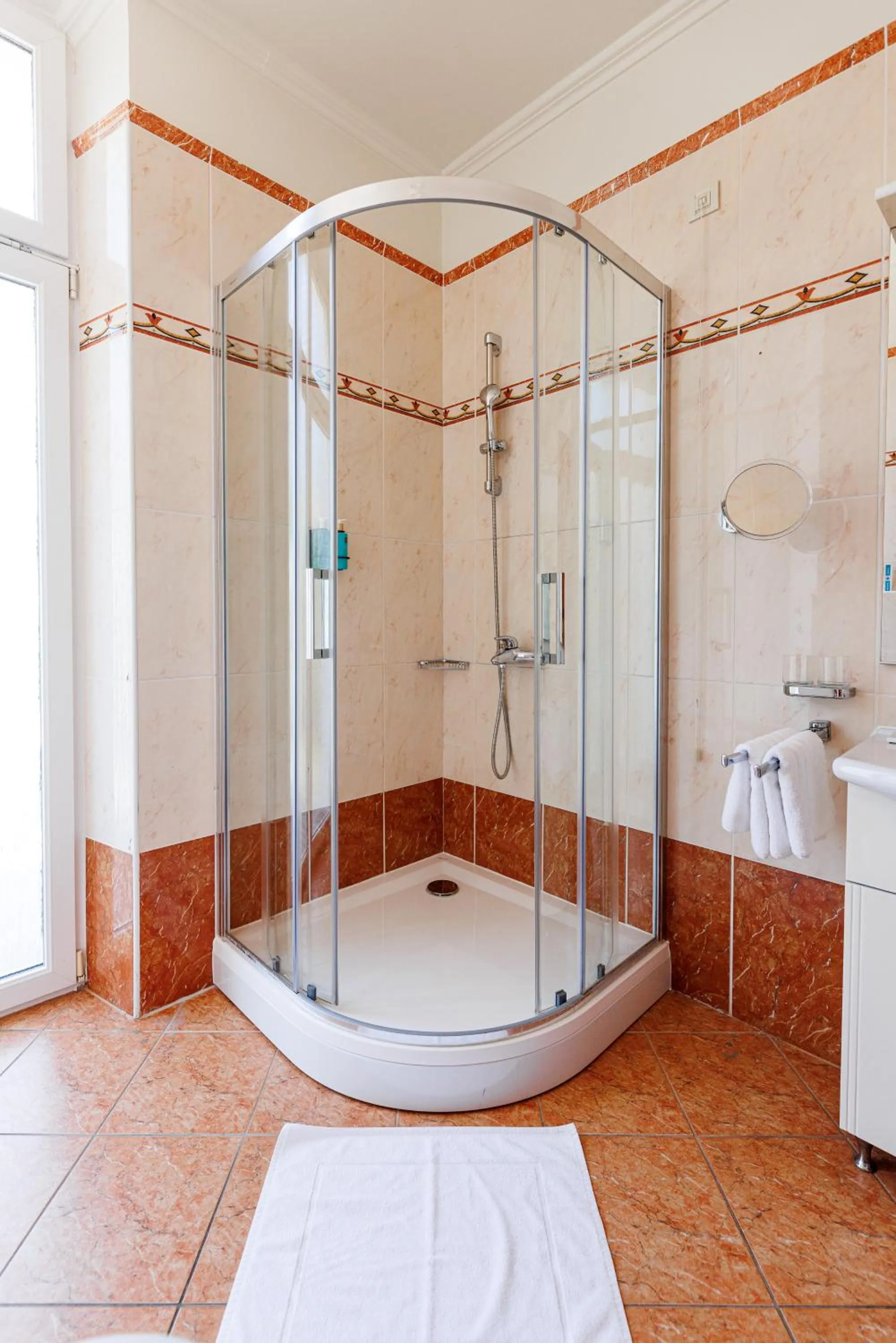 Shower in Hotel Savoy