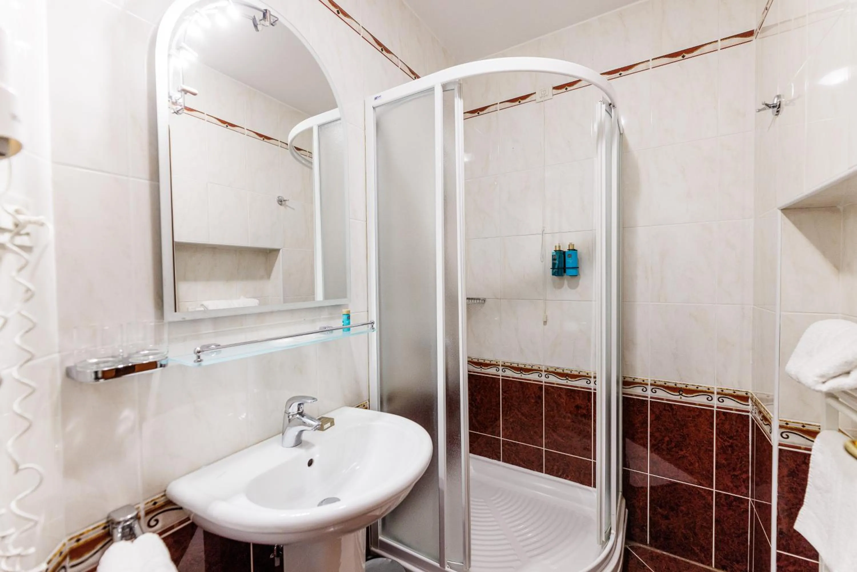 Shower in Hotel Savoy