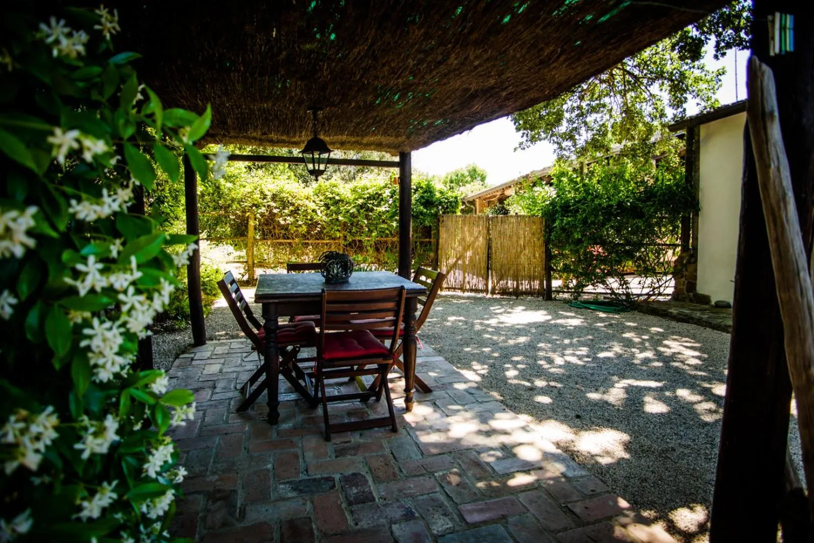 Patio in Agriturismo Serignano alle Rocchette