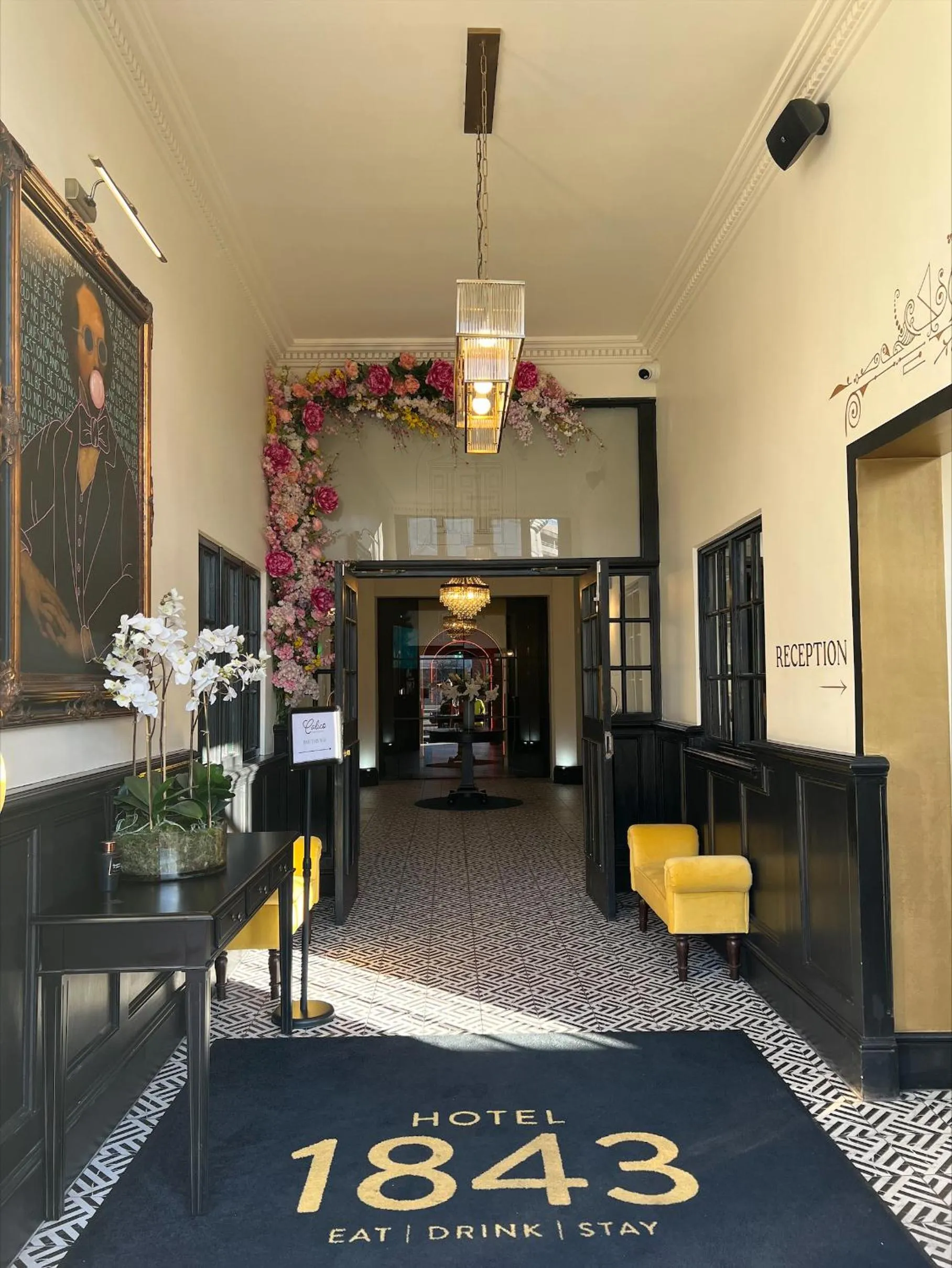 Facade/entrance in Hotel 1843 Reading