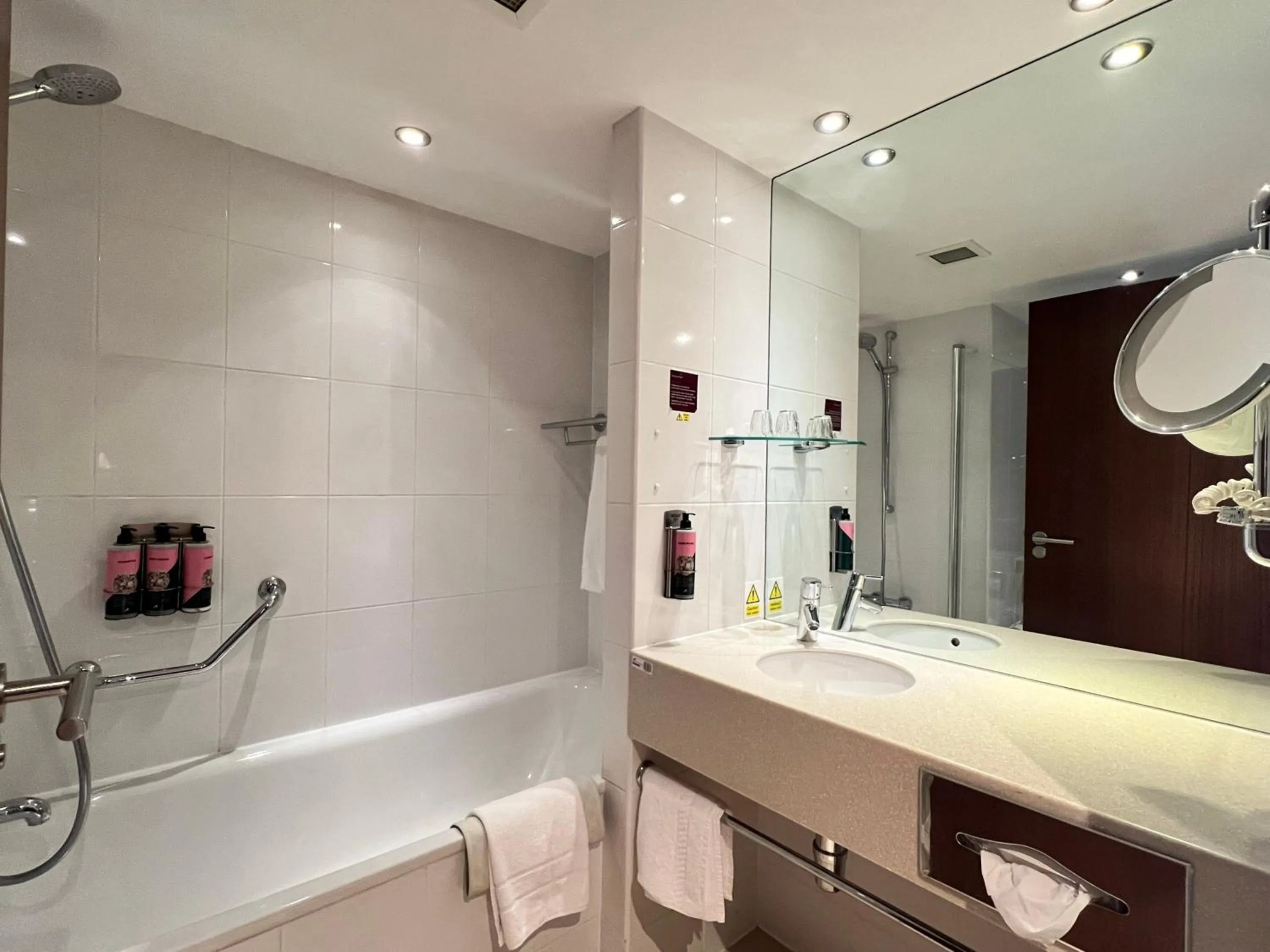 Shower in Conference Aston Hotel - Birmingham City