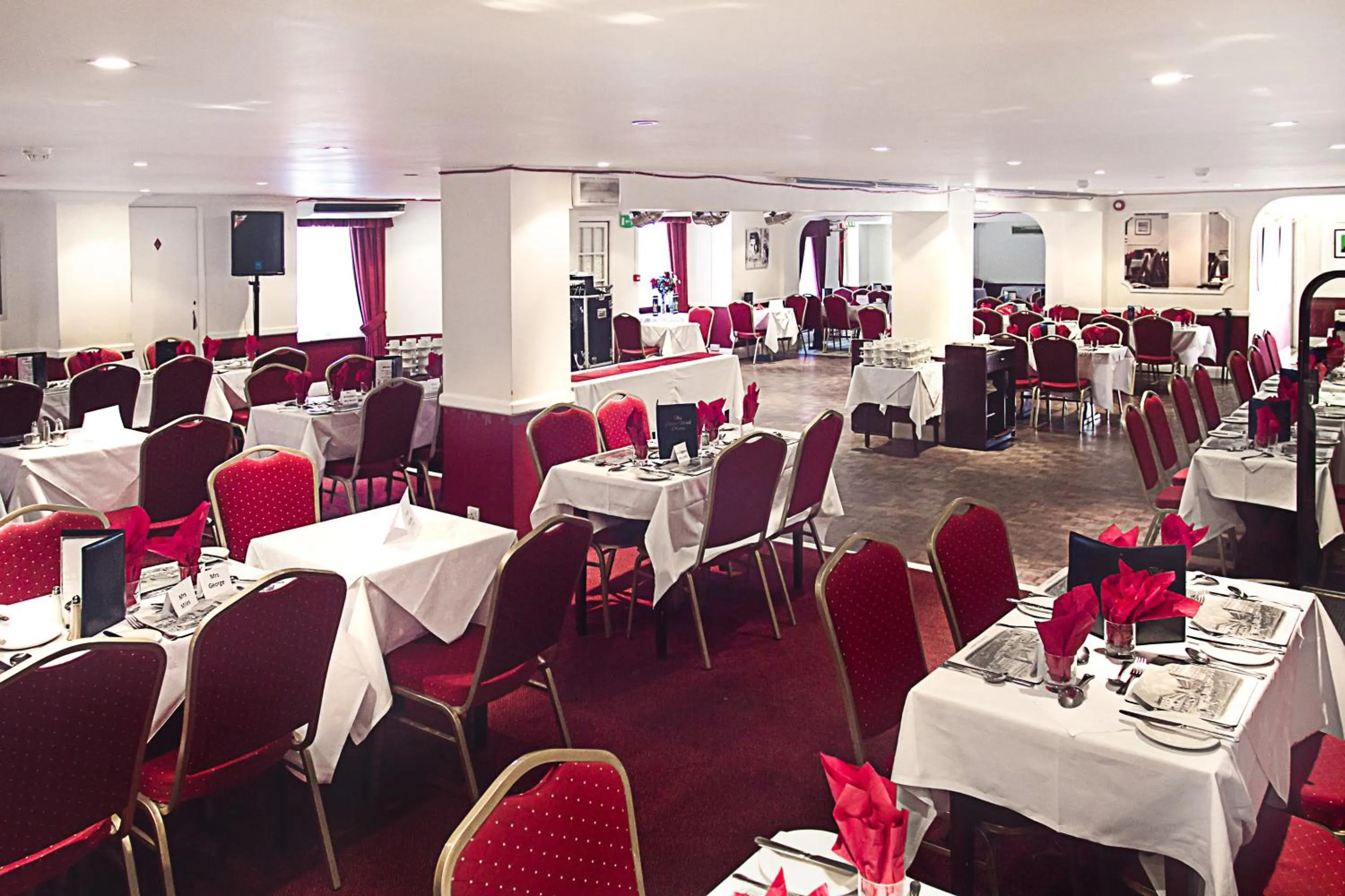 Restaurant/places to eat in Afton Hotel