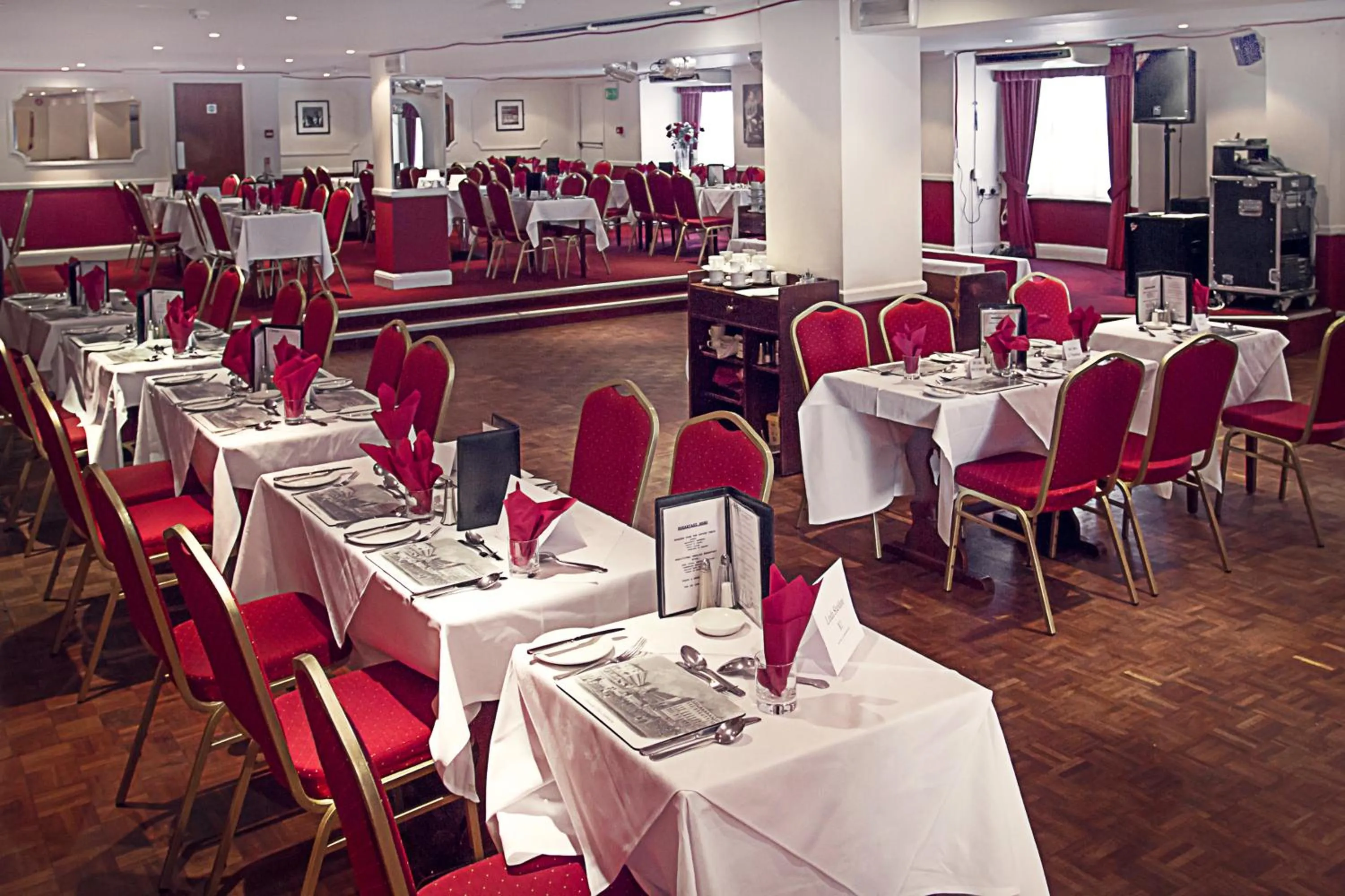 Restaurant/places to eat in Afton Hotel