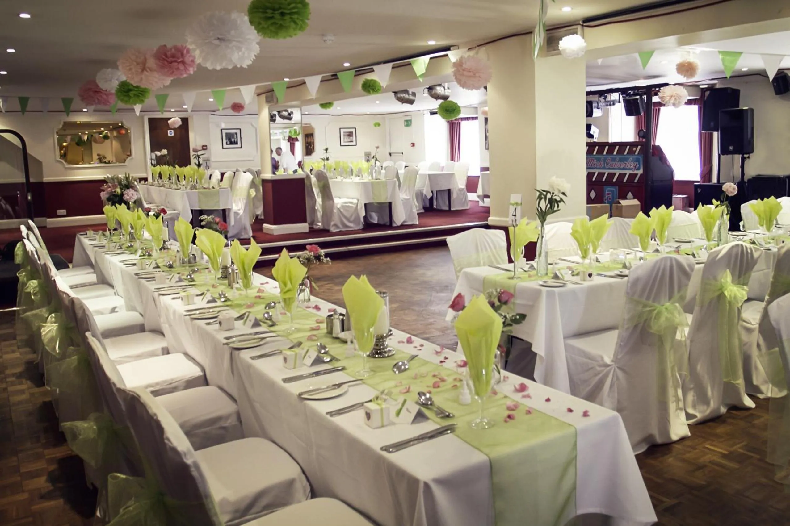 Restaurant/places to eat in Afton Hotel