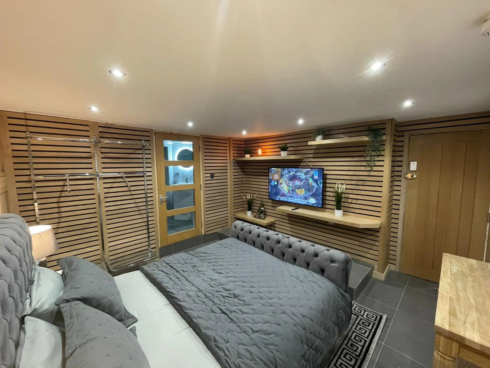 Bed in Hendham House