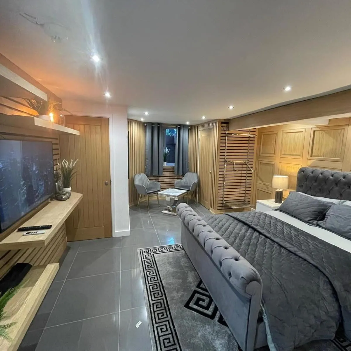 Bedroom in Hendham House - Near Etihad Stadium, CoOp Live Arena, AO Arena, Piccadilly Train Station & Manchester City Centre