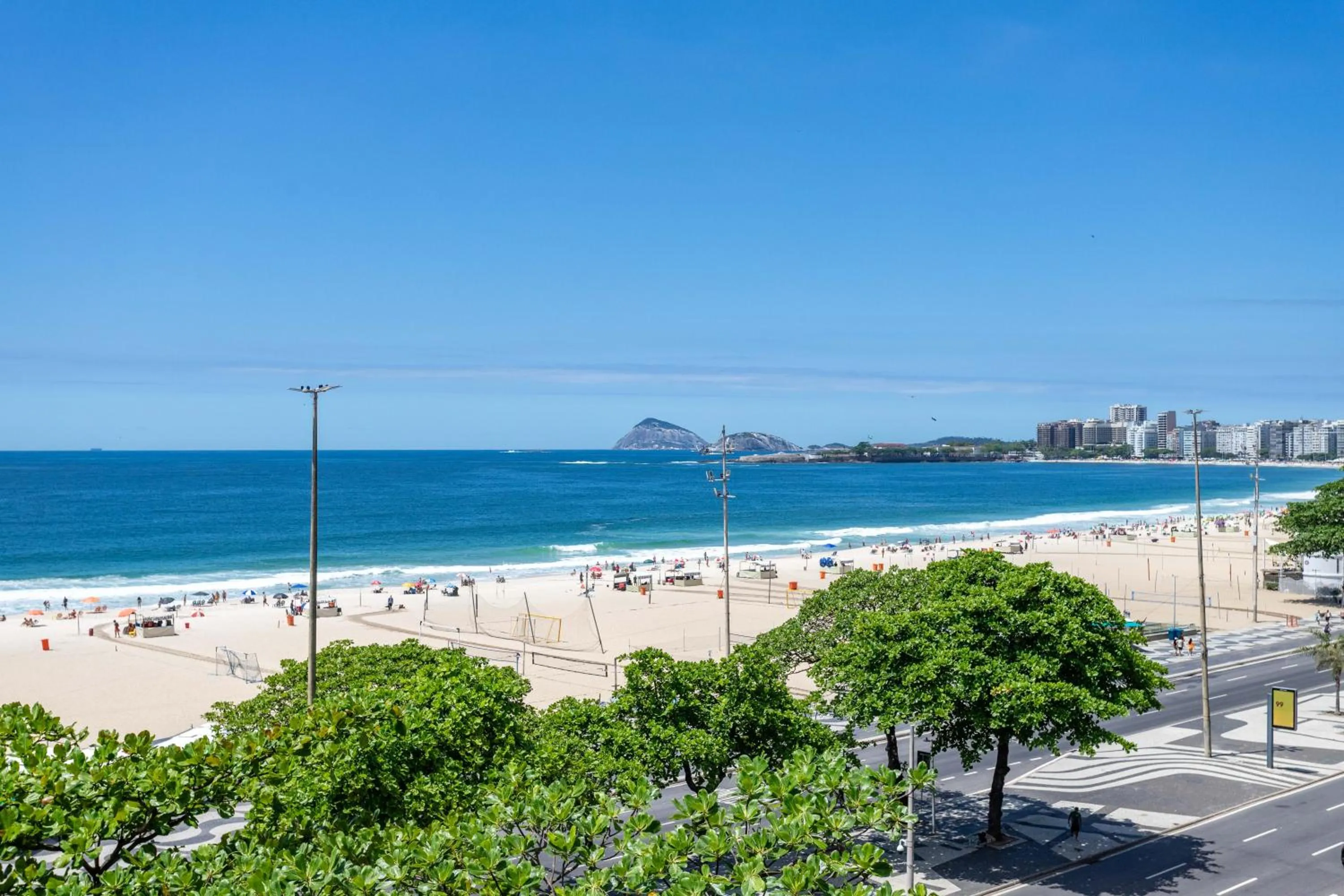 Nearby landmark in Deslumbrante vista para a Praia de Copacabana.