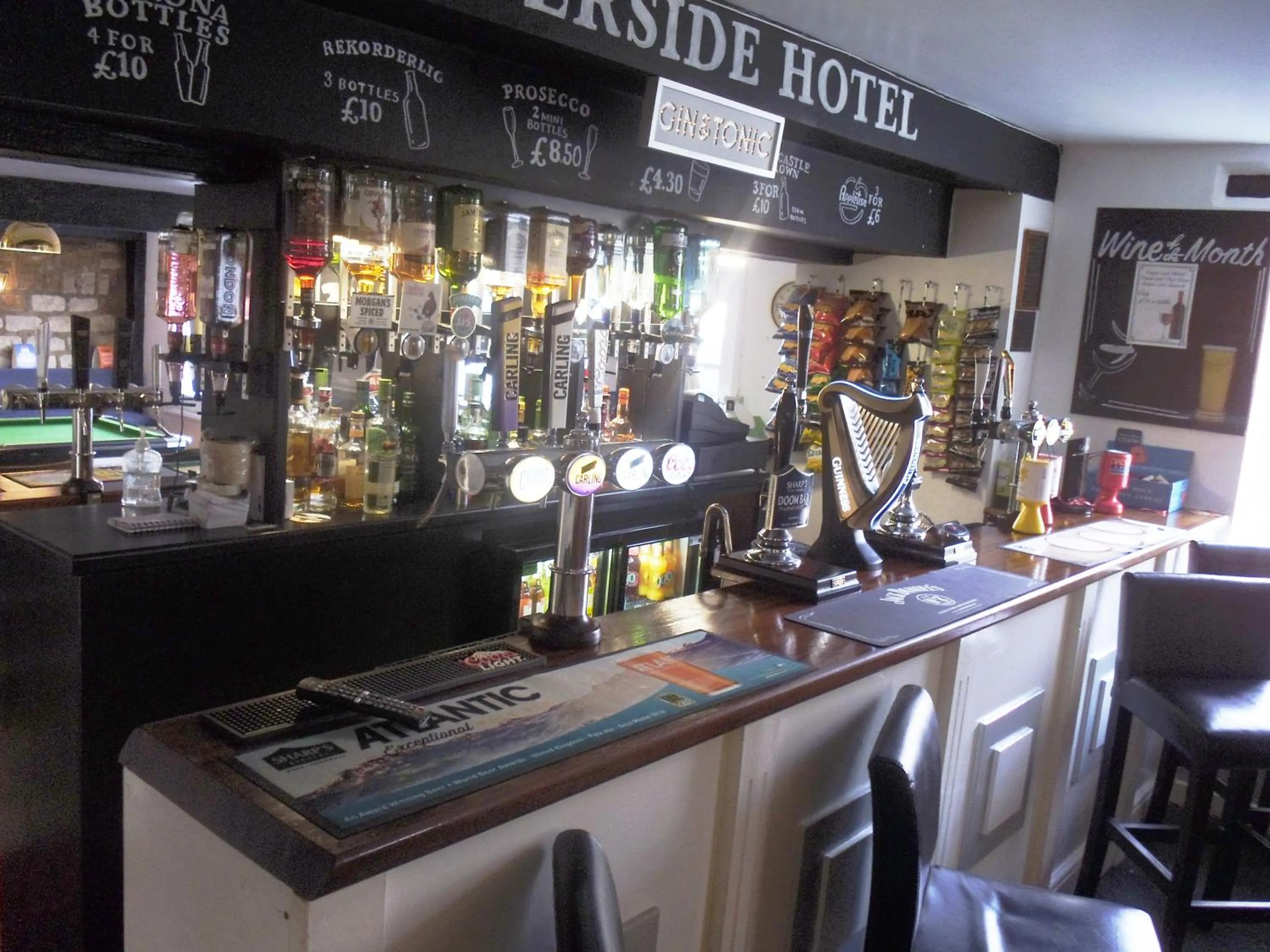 Lounge or bar in The Riverside Hotel