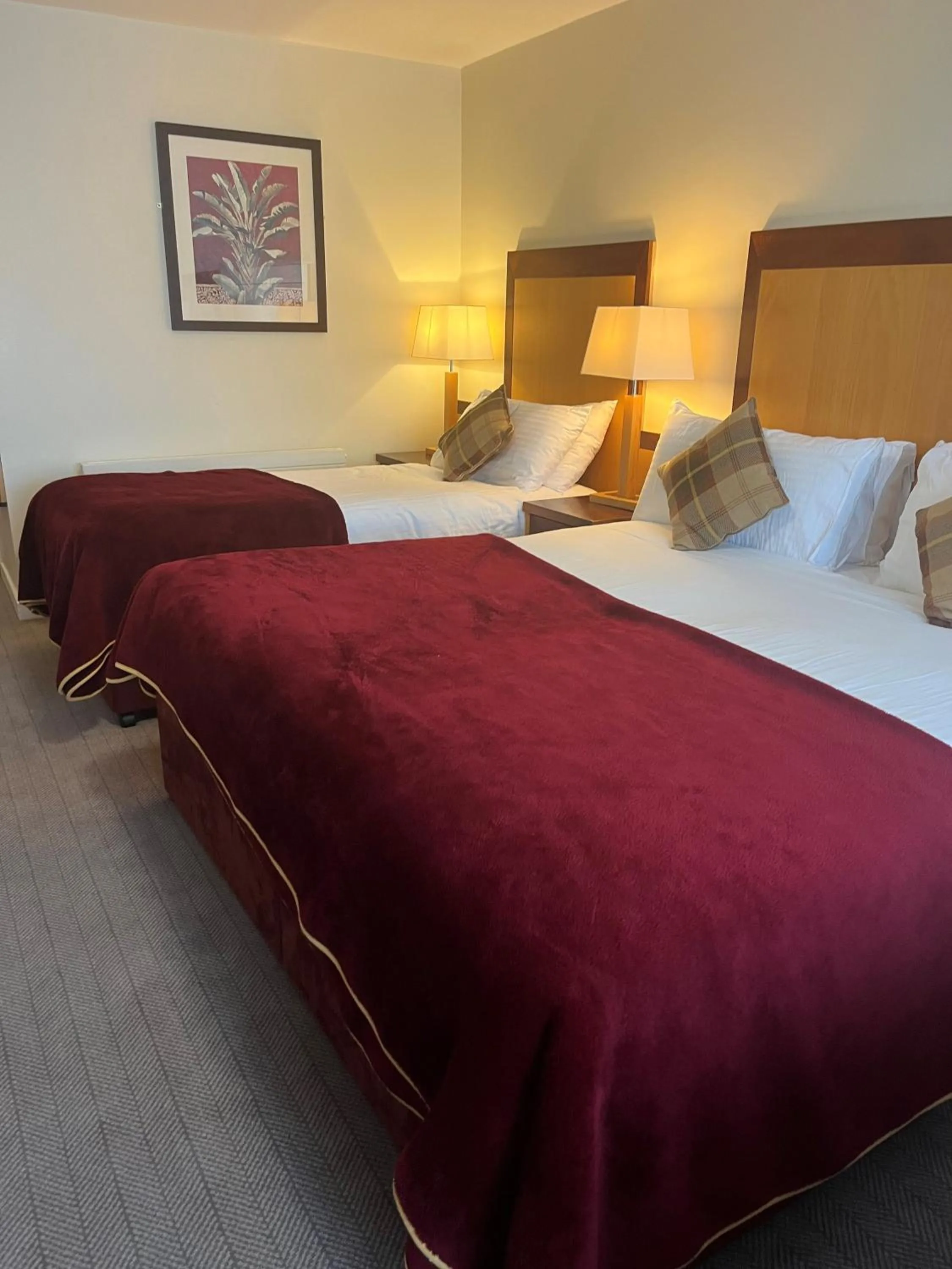 Bedroom, Bed in Headfort Arms Hotel