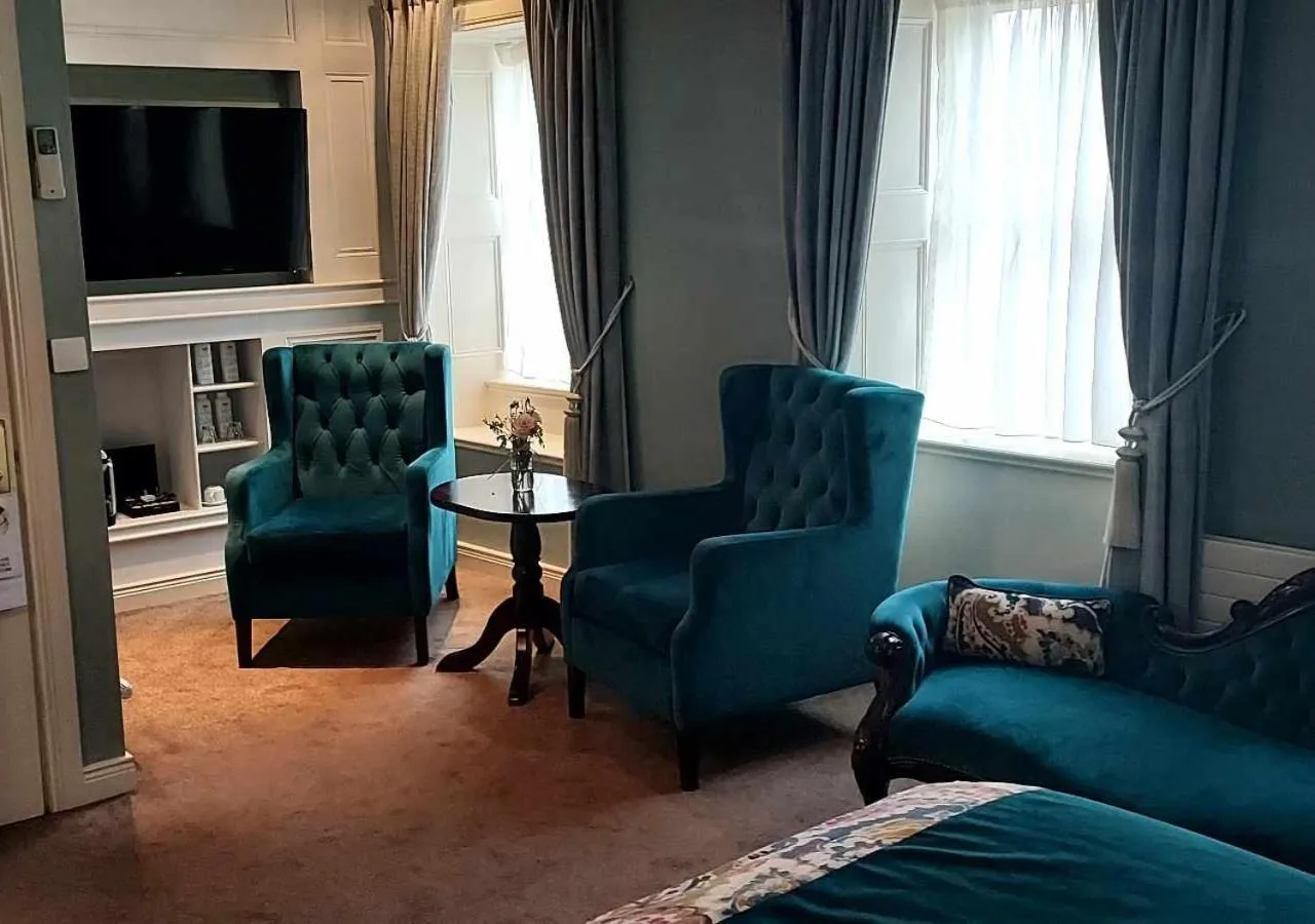 Bedroom in Headfort Arms Hotel