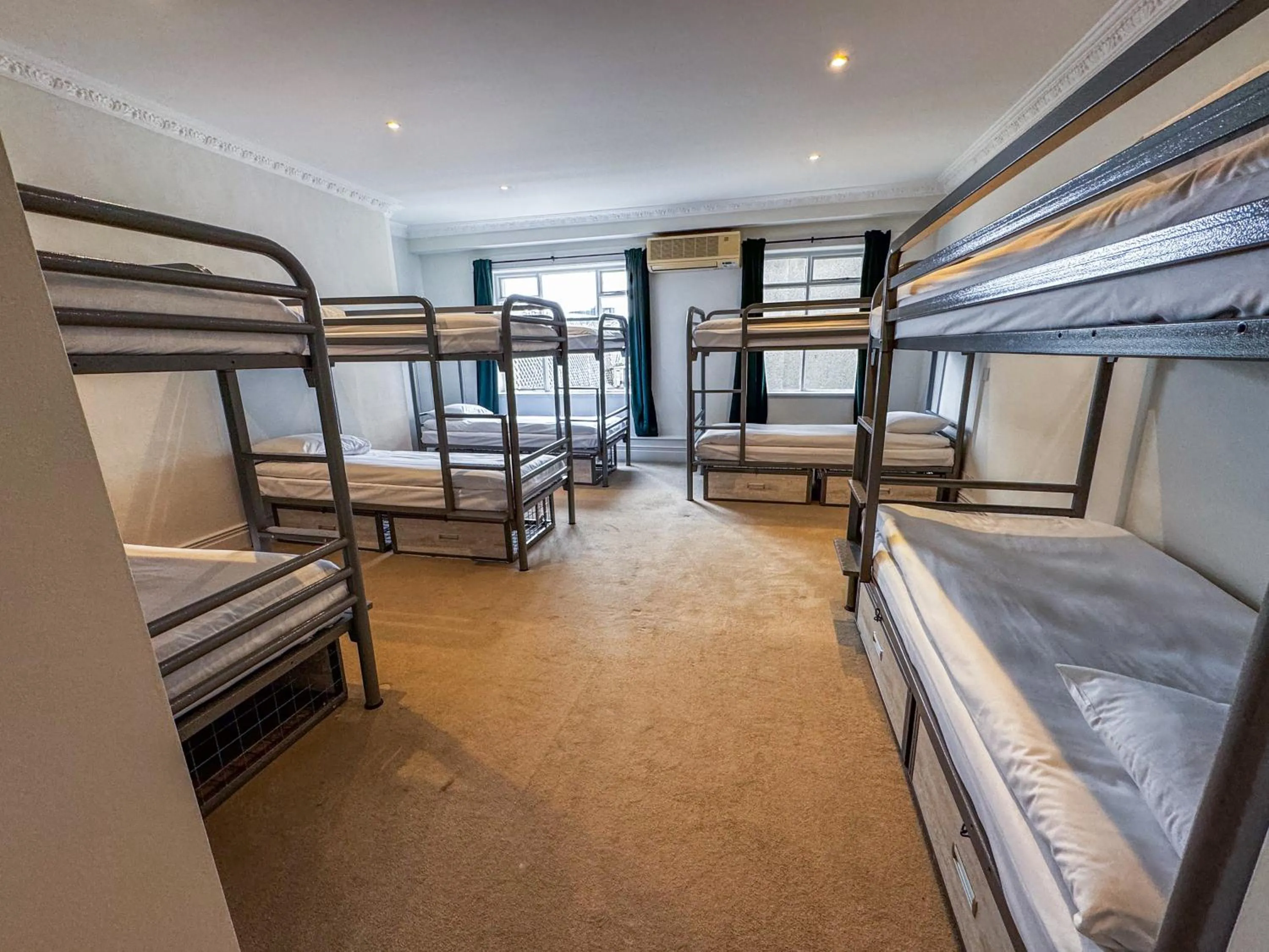 Bedroom, Bed in The Dawson Hostel - DUBLIN