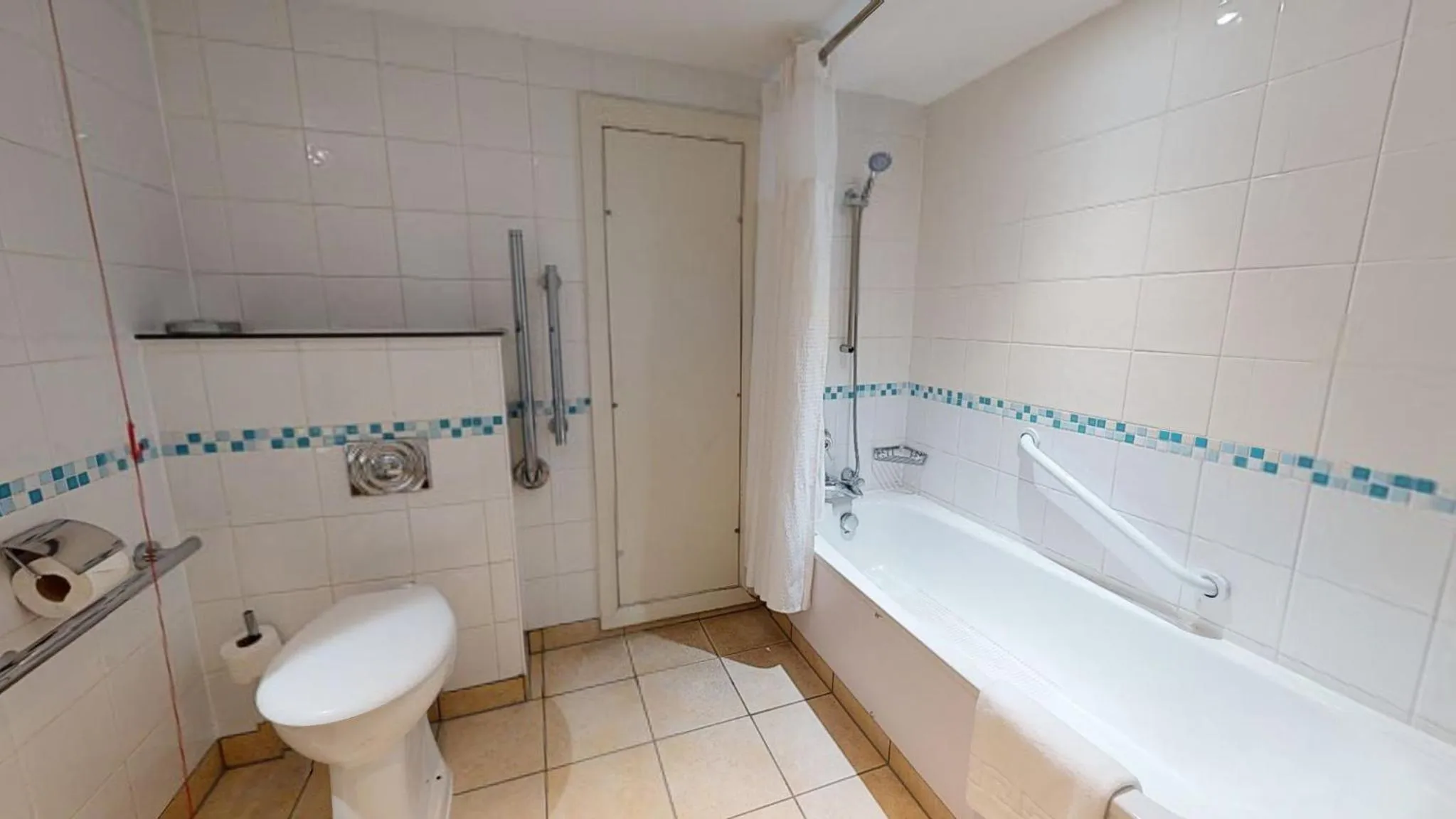 Bathroom in Holiday Inn Brentwood by IHG