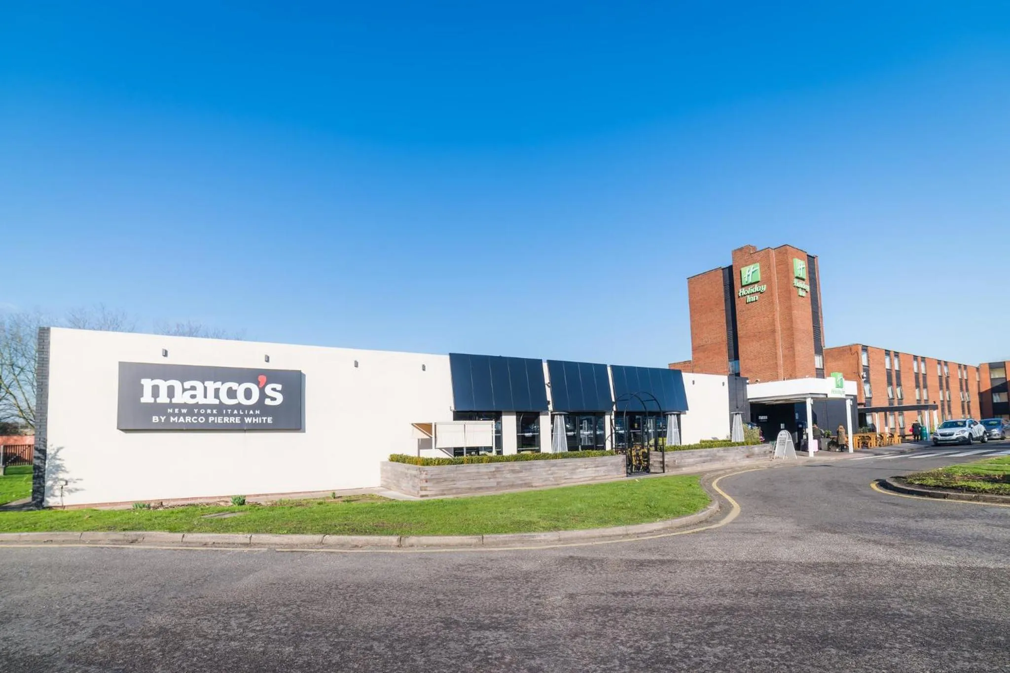 Restaurant/places to eat in Holiday Inn Brentwood by IHG