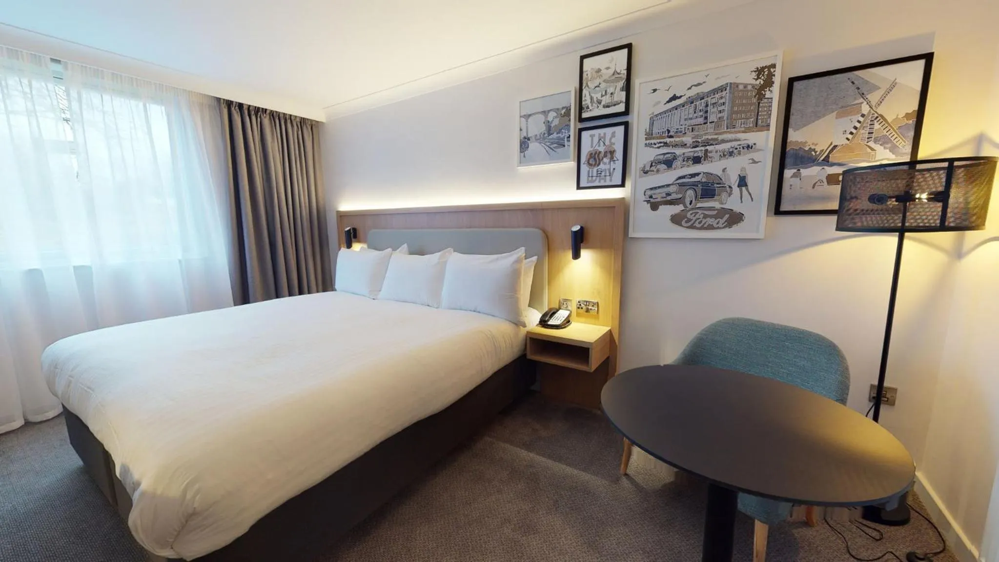 Photo of the whole room, Bed in Holiday Inn Brentwood by IHG