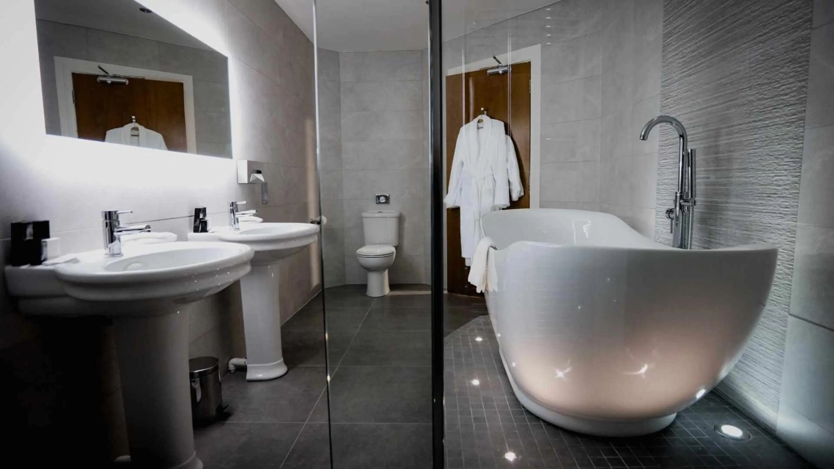 Bathroom in Claregalway Hotel