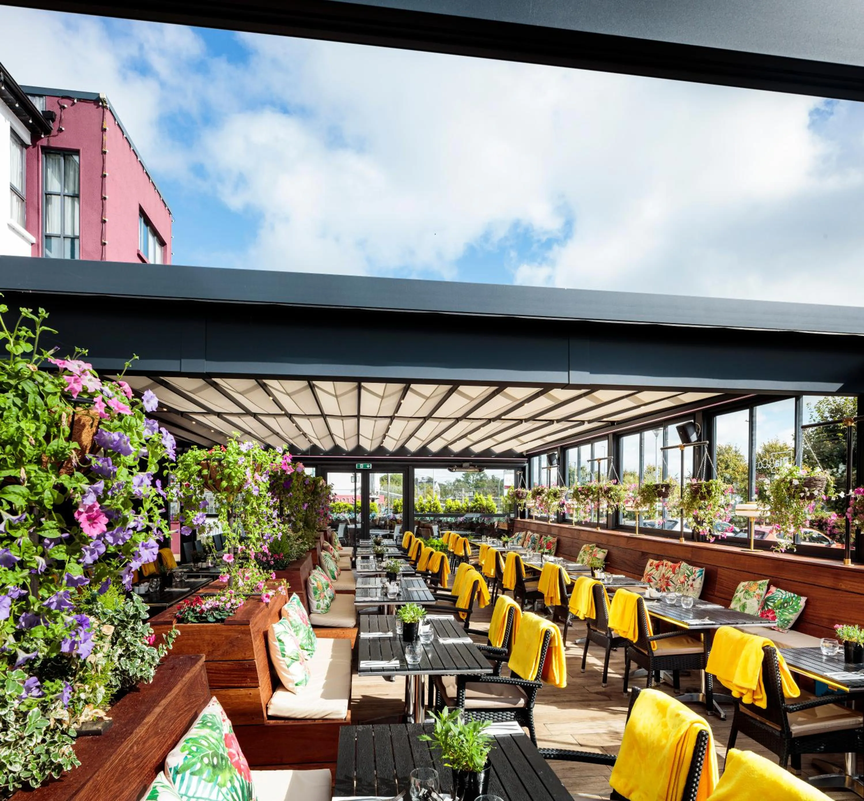 Restaurant/places to eat in Claregalway Hotel