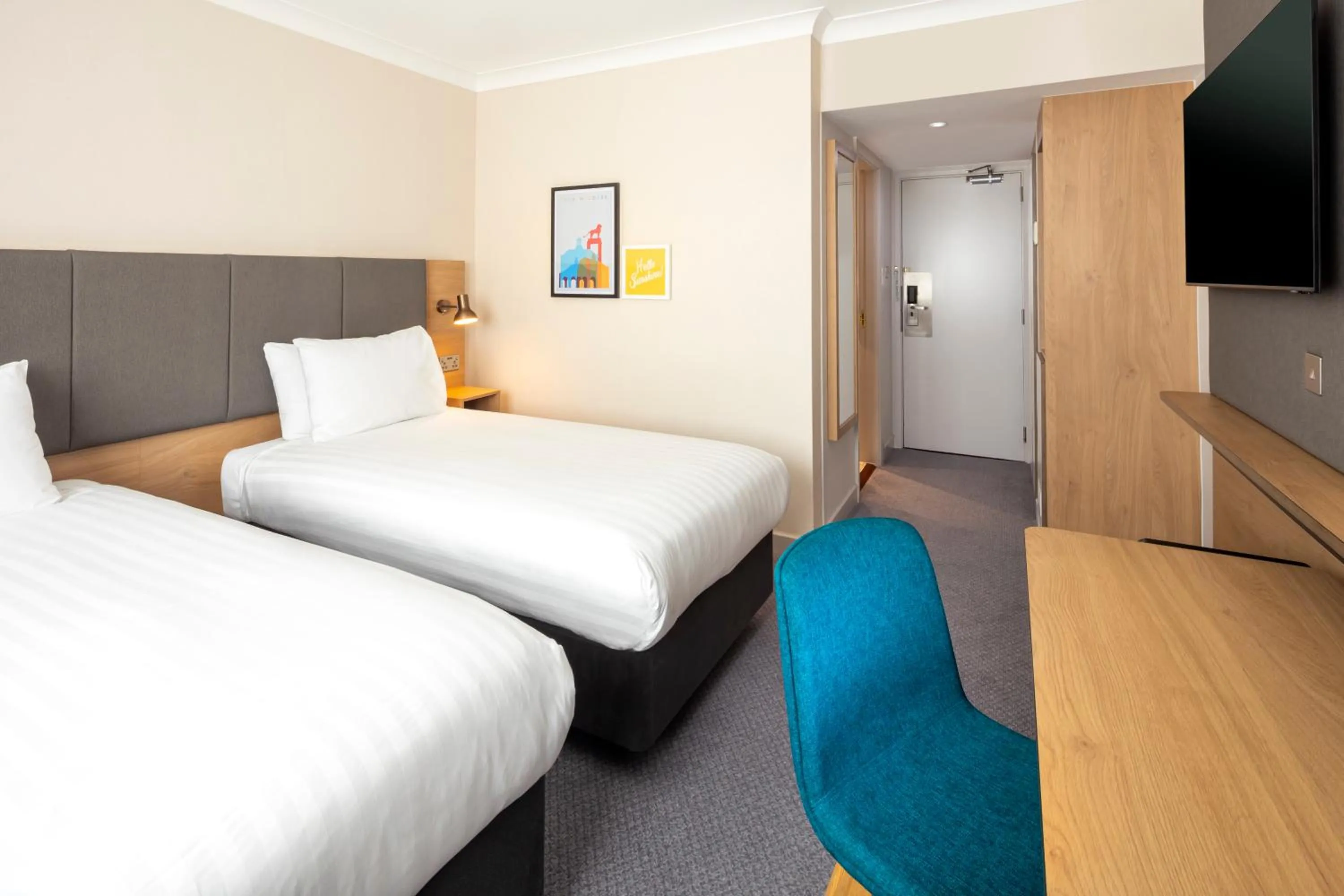 Bedroom, Bed in Holiday Inn London - Gatwick Airport by IHG