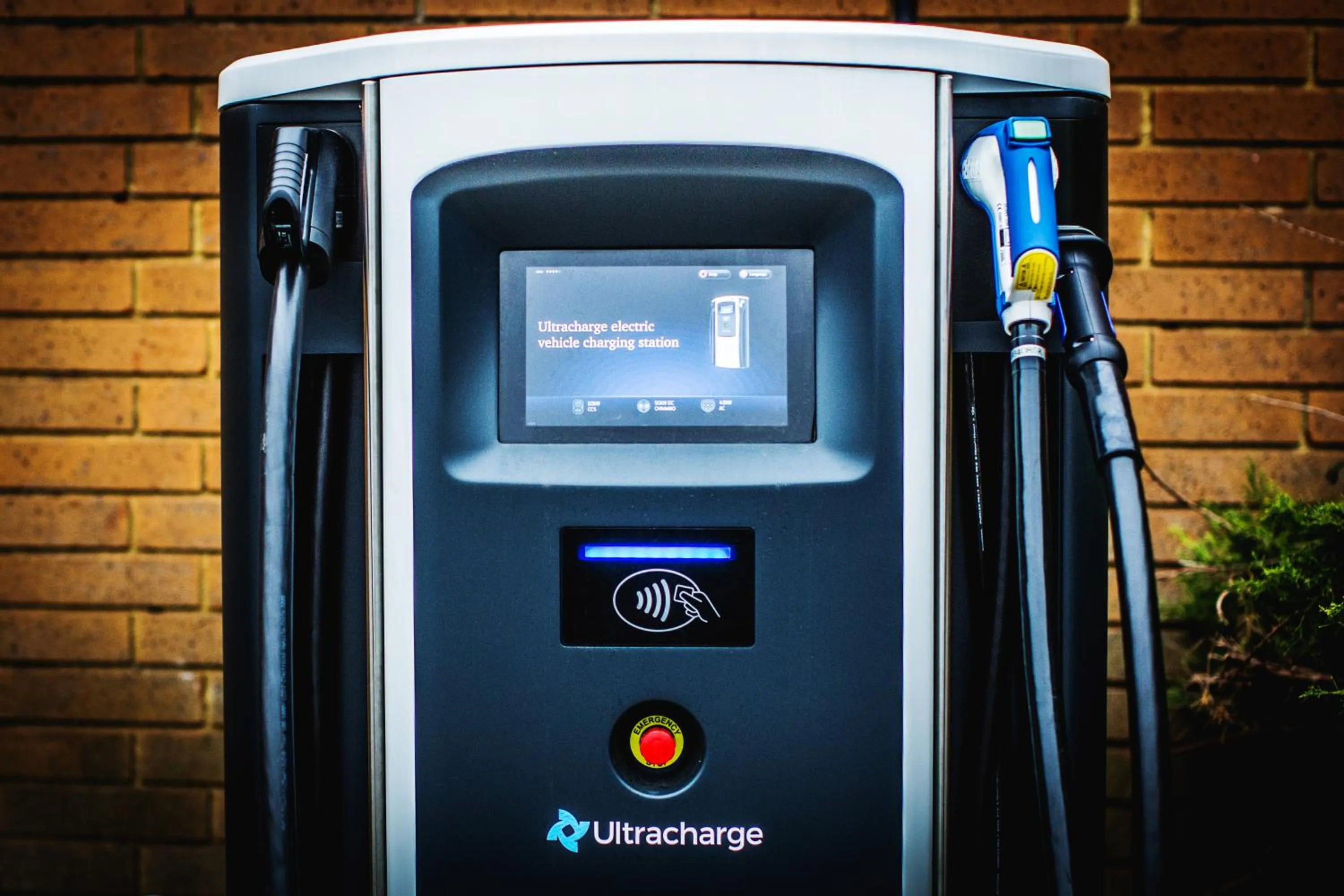 Parking in Holiday Inn London - Gatwick Airport by IHG