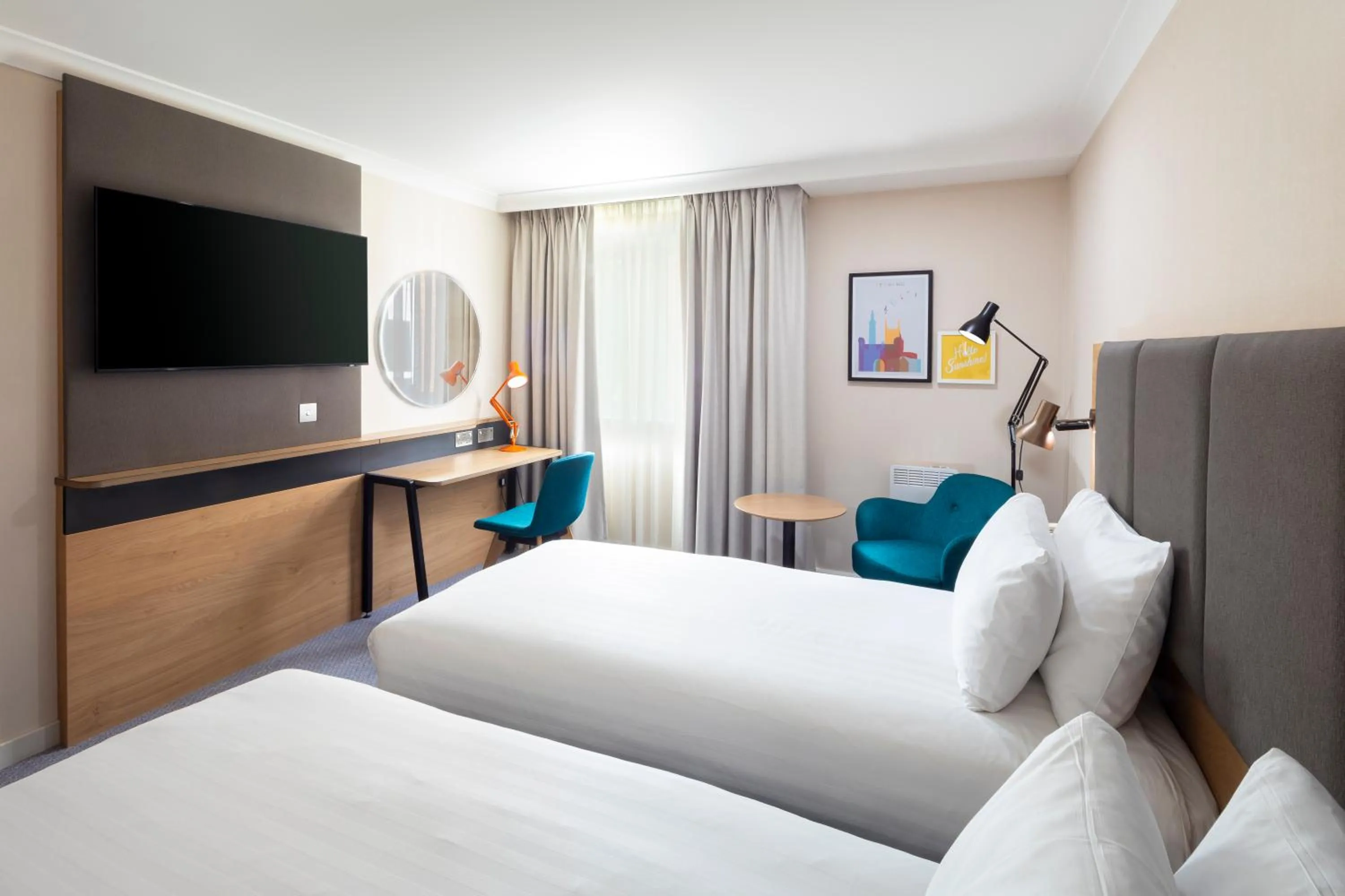 Bedroom, Bed in Holiday Inn London - Gatwick Airport by IHG