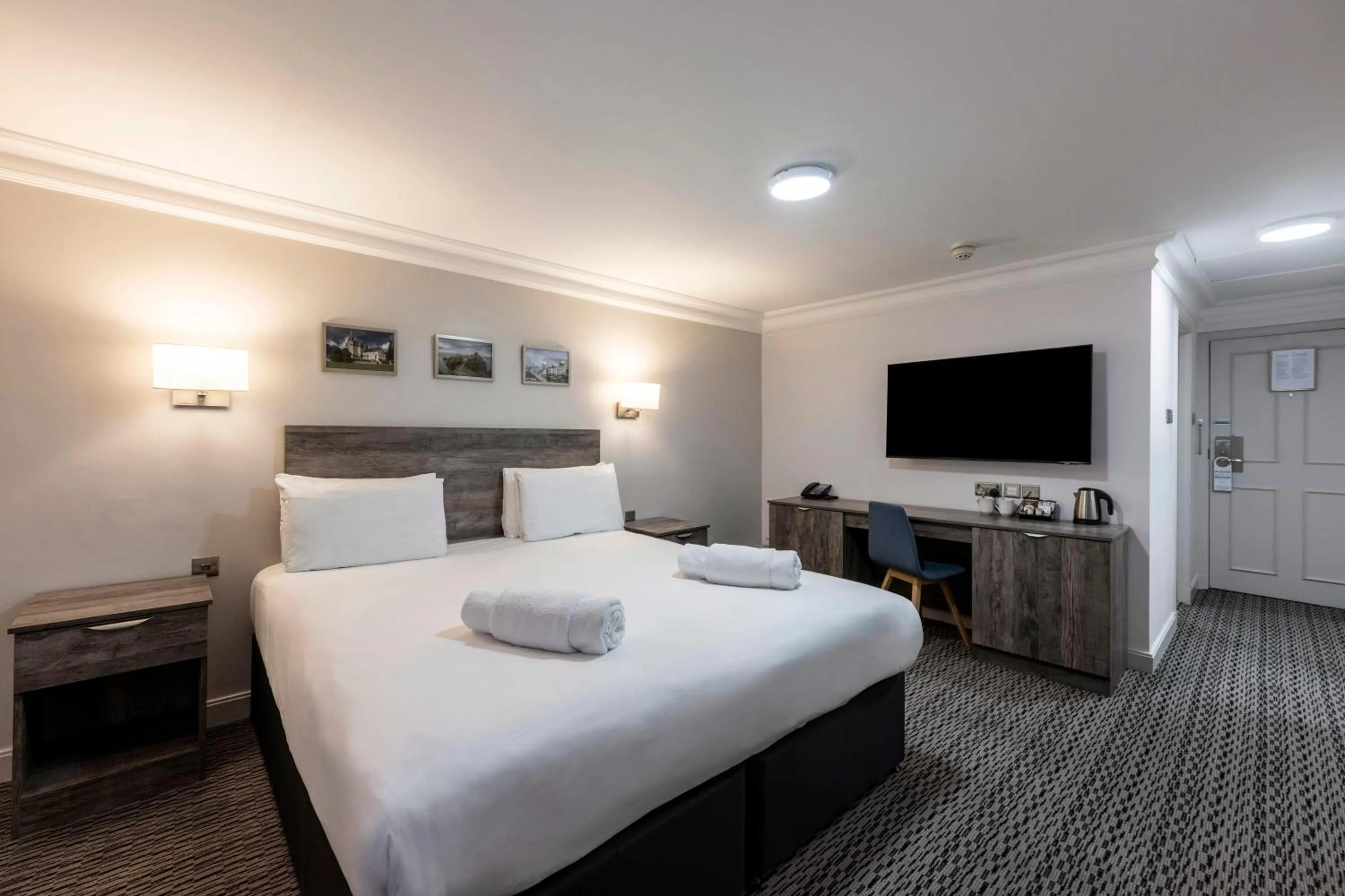 Bedroom, Bed in Copthorne Aberdeen Hotel