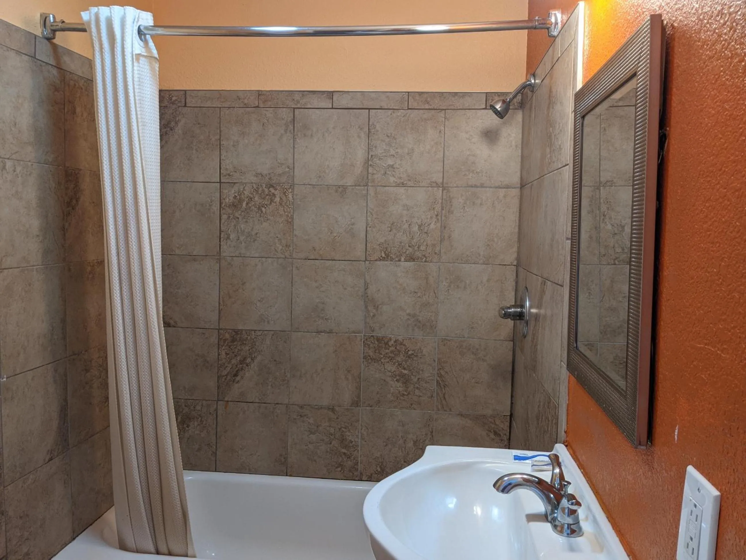 Shower in Budget Inn