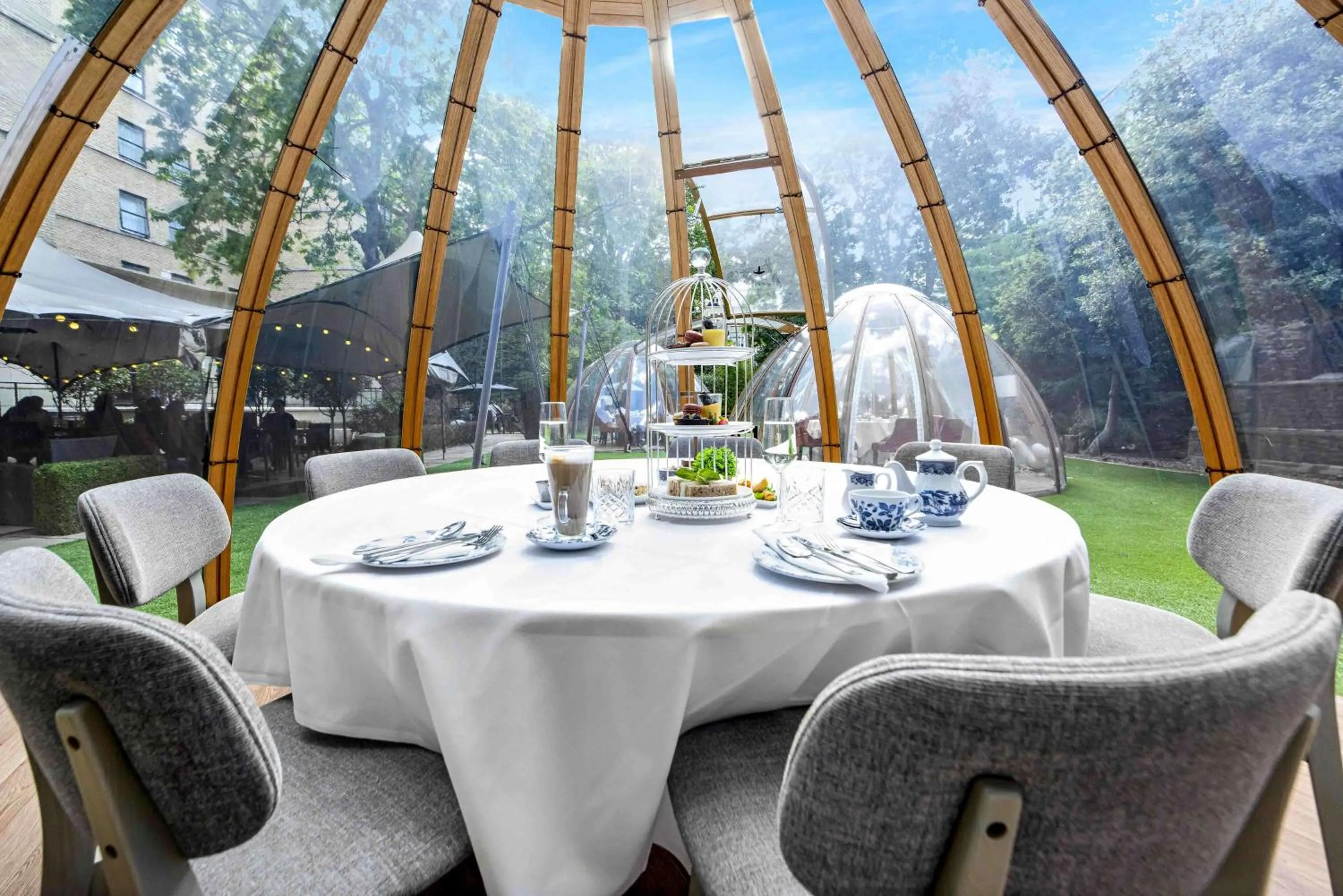 Restaurant/places to eat in Doubletree By Hilton London Kensington