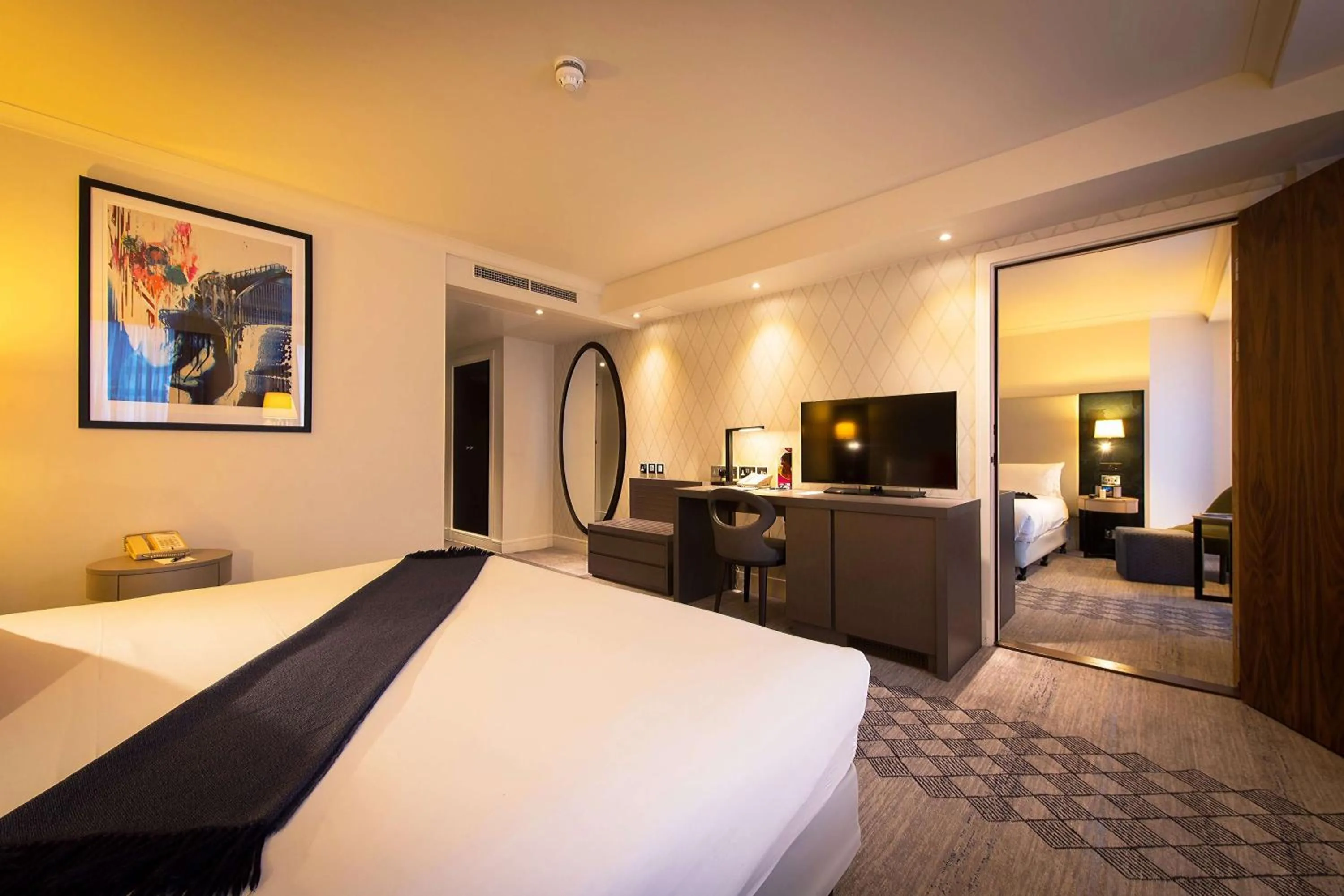 Bedroom, Bed in Doubletree By Hilton London Kensington