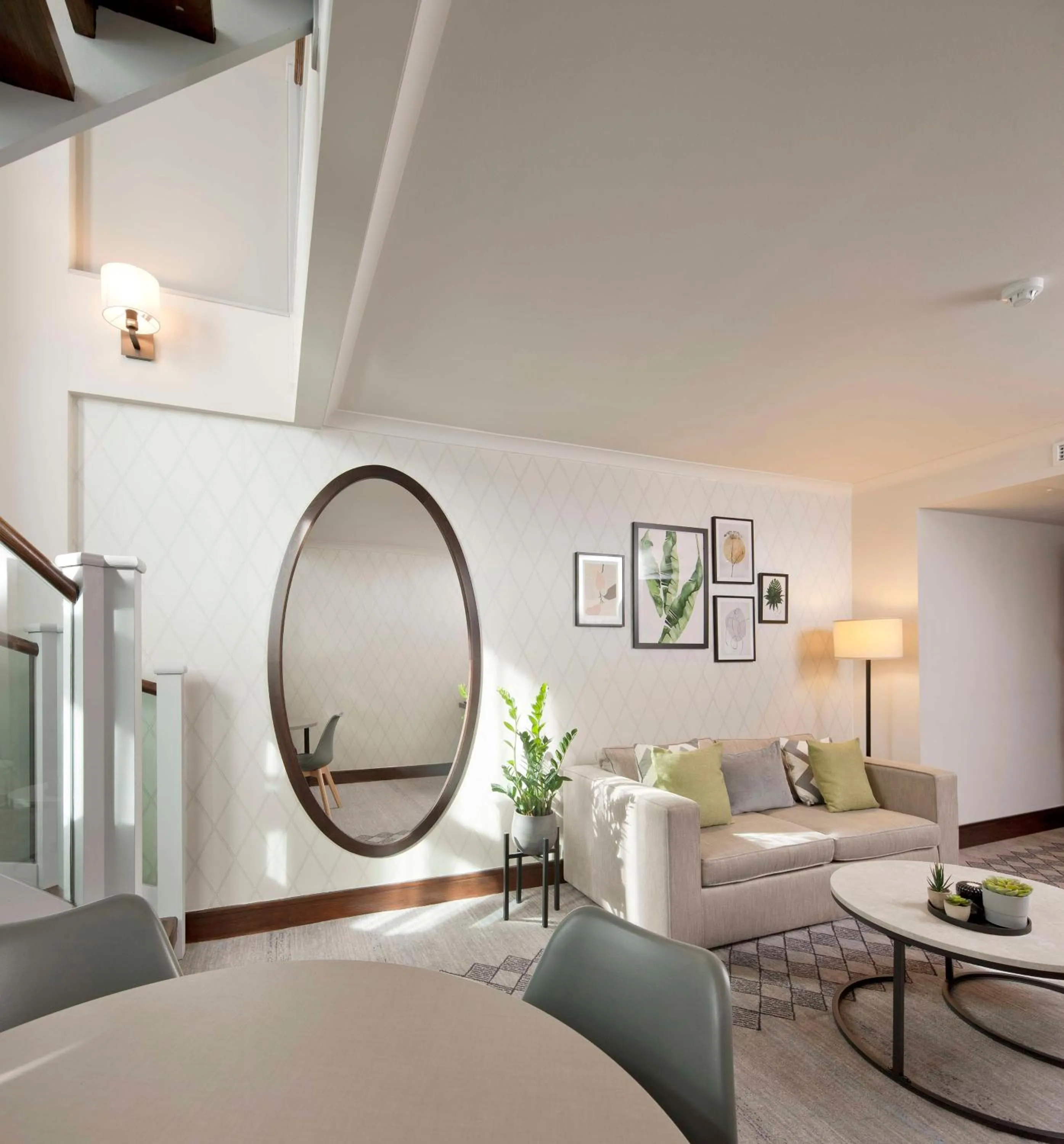 Living room in Doubletree By Hilton London Kensington